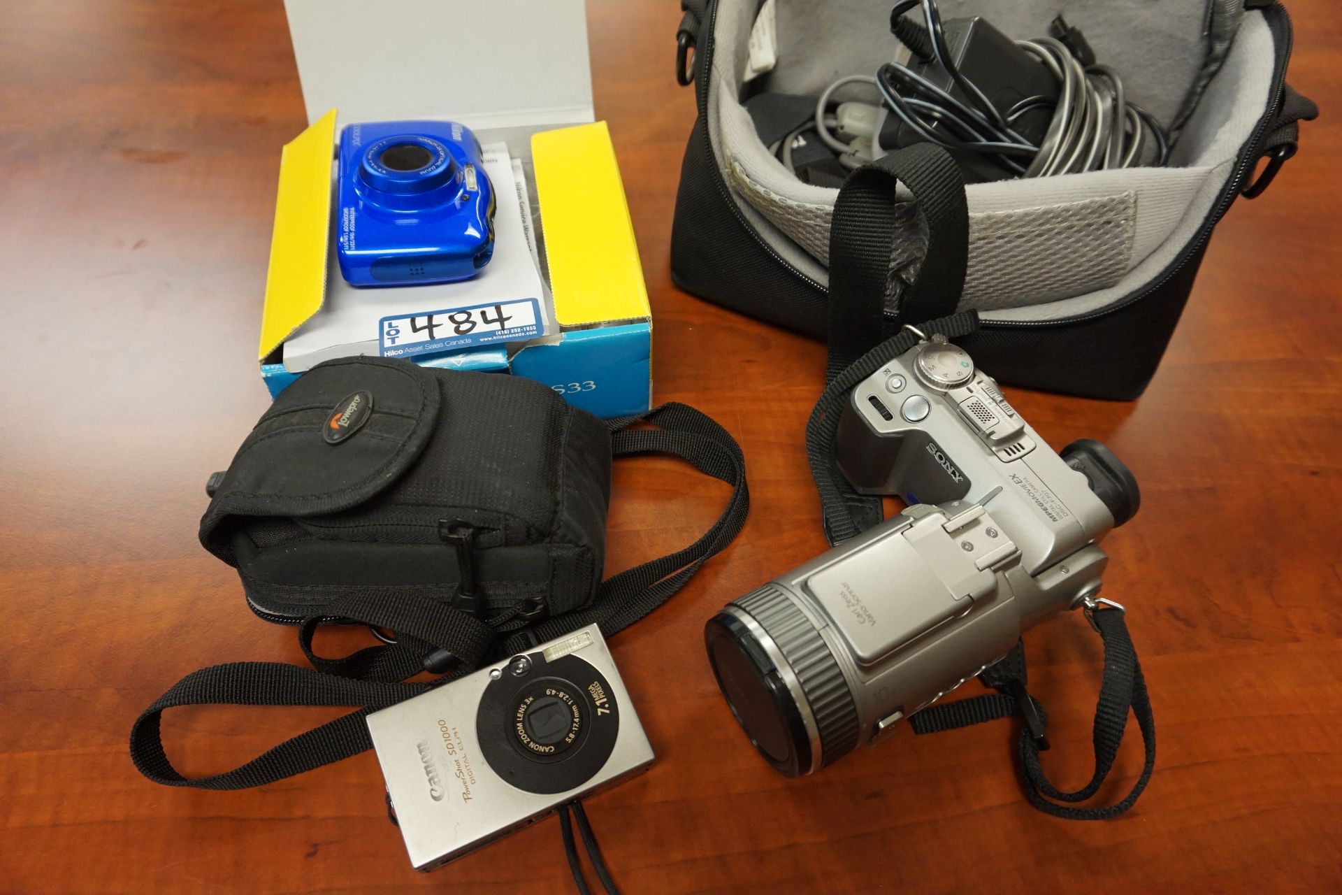 Lot of Canon SD1000, Nikon Water Proof, Sony MPEG EX Digital Camera