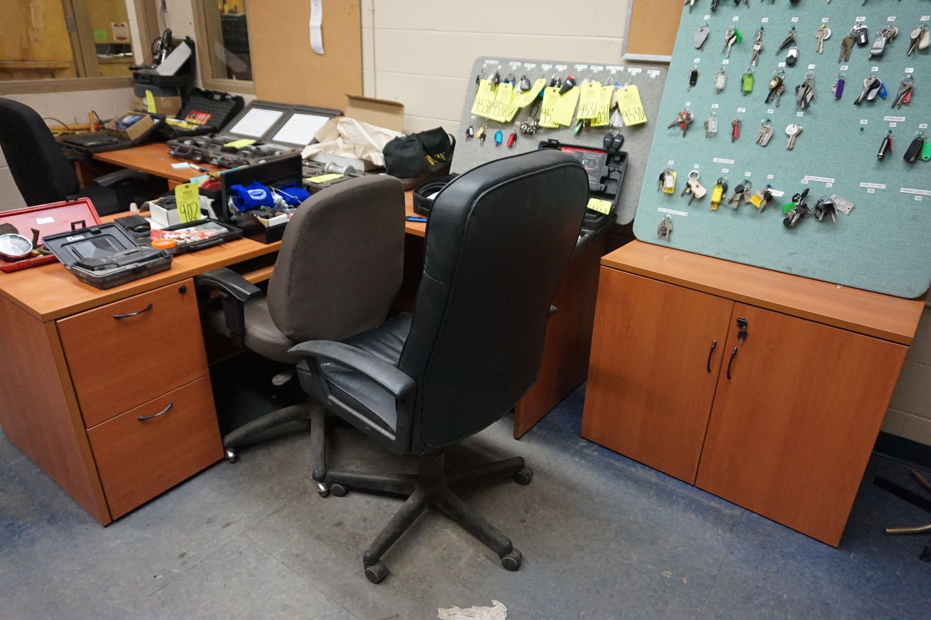 Lot of (2) Desks with (3) Chairs - Image 2 of 2