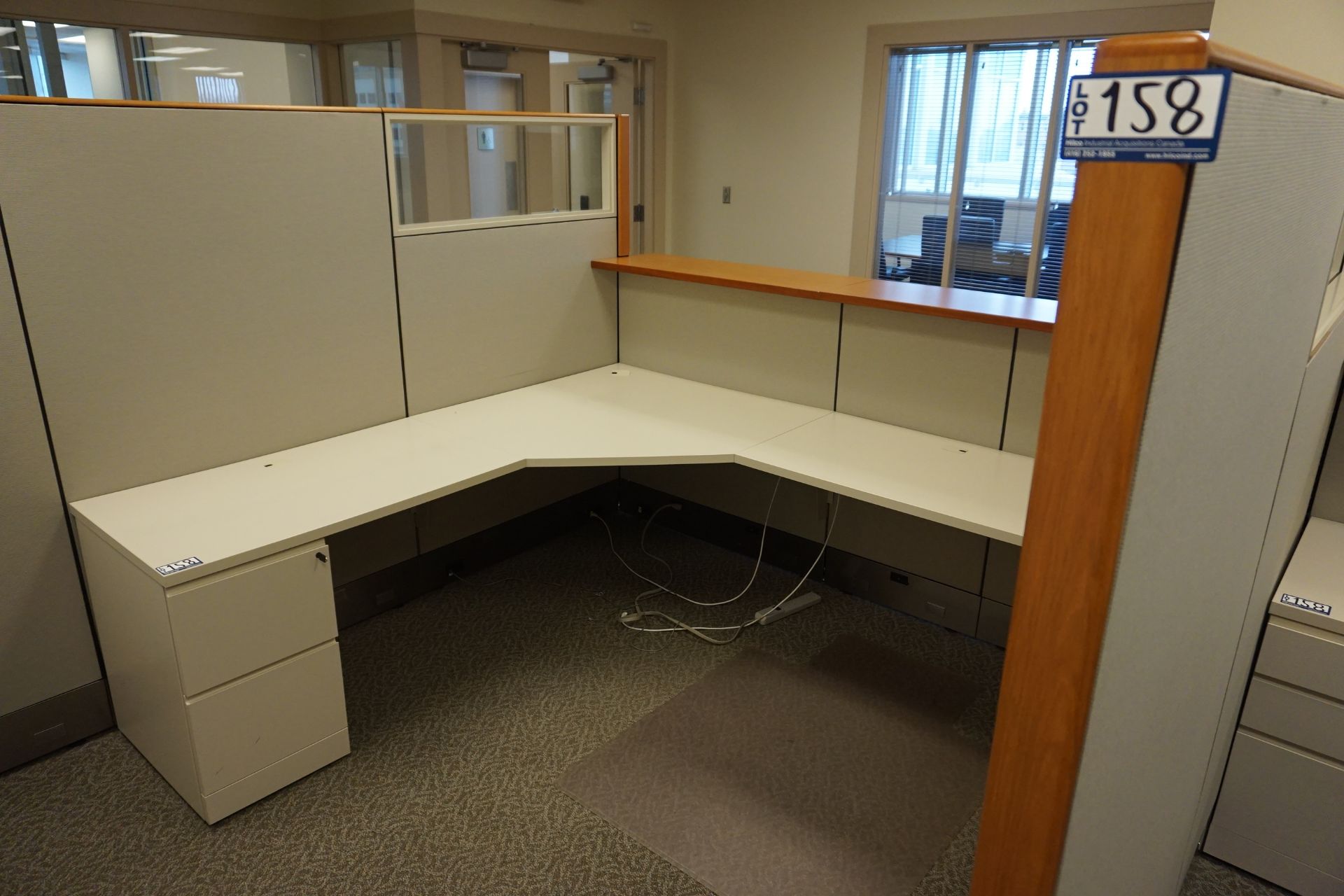 Knoll Reception Workstation with L-Shaped Desks - Image 4 of 4