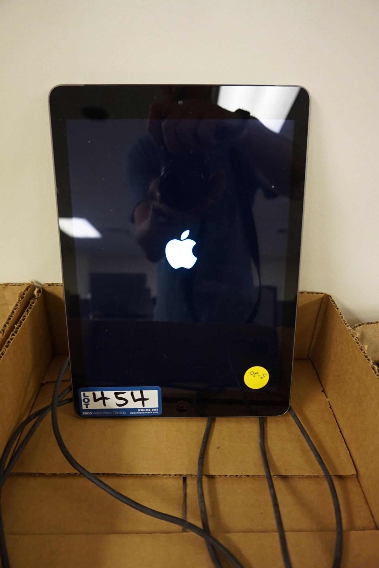 Apple Model A1475 iPad Computer