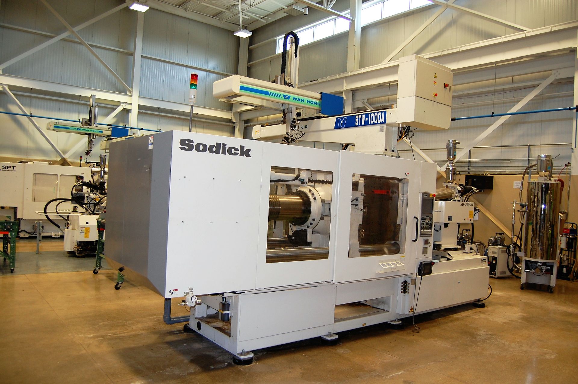 Sodick Model HSP450EH2W 495-Ton Injection Molding Machine