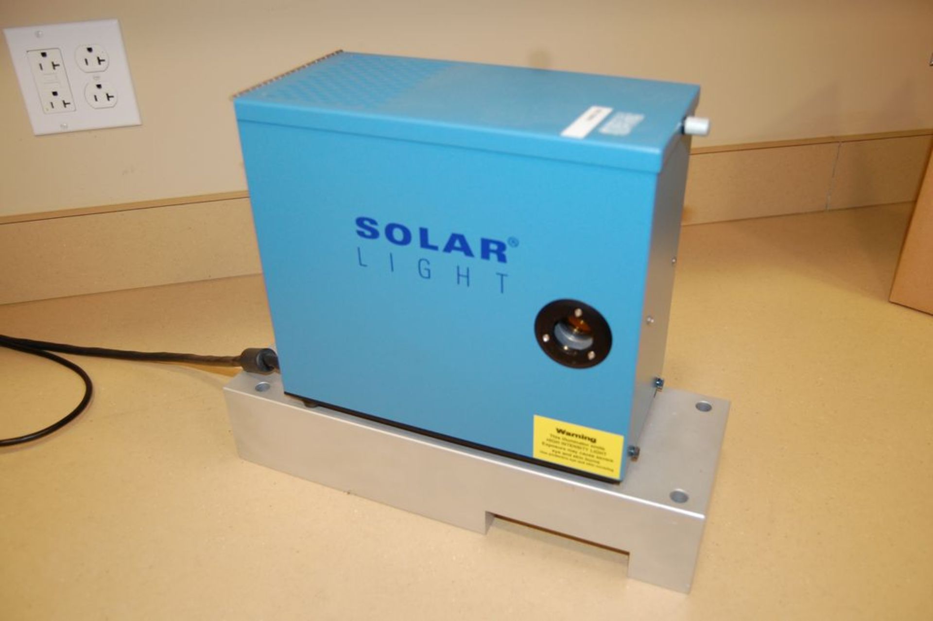 Model Solar Light Co 16S-150-002 V4.0 Air Mass 1.5 Simulator