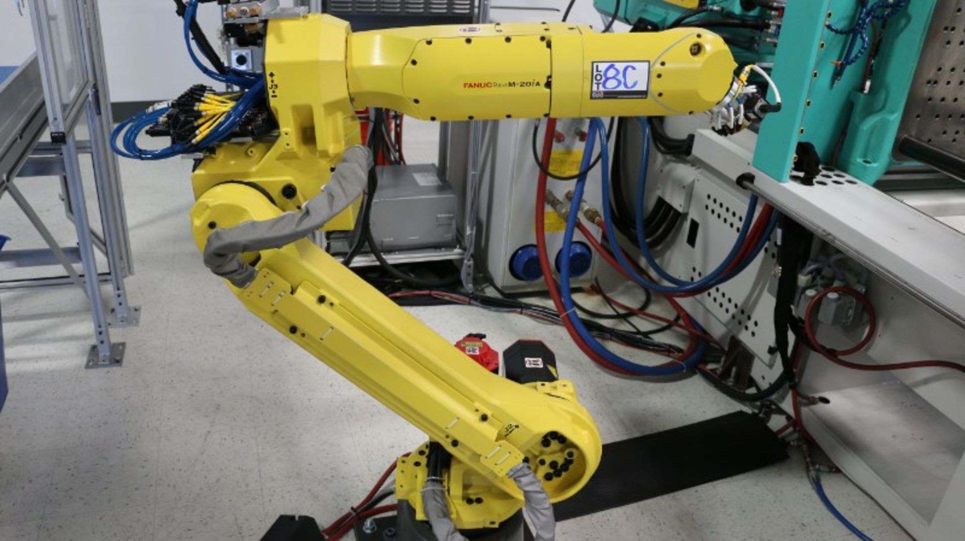 Fanuc Model M-20iA CNC Robot - Image 9 of 14