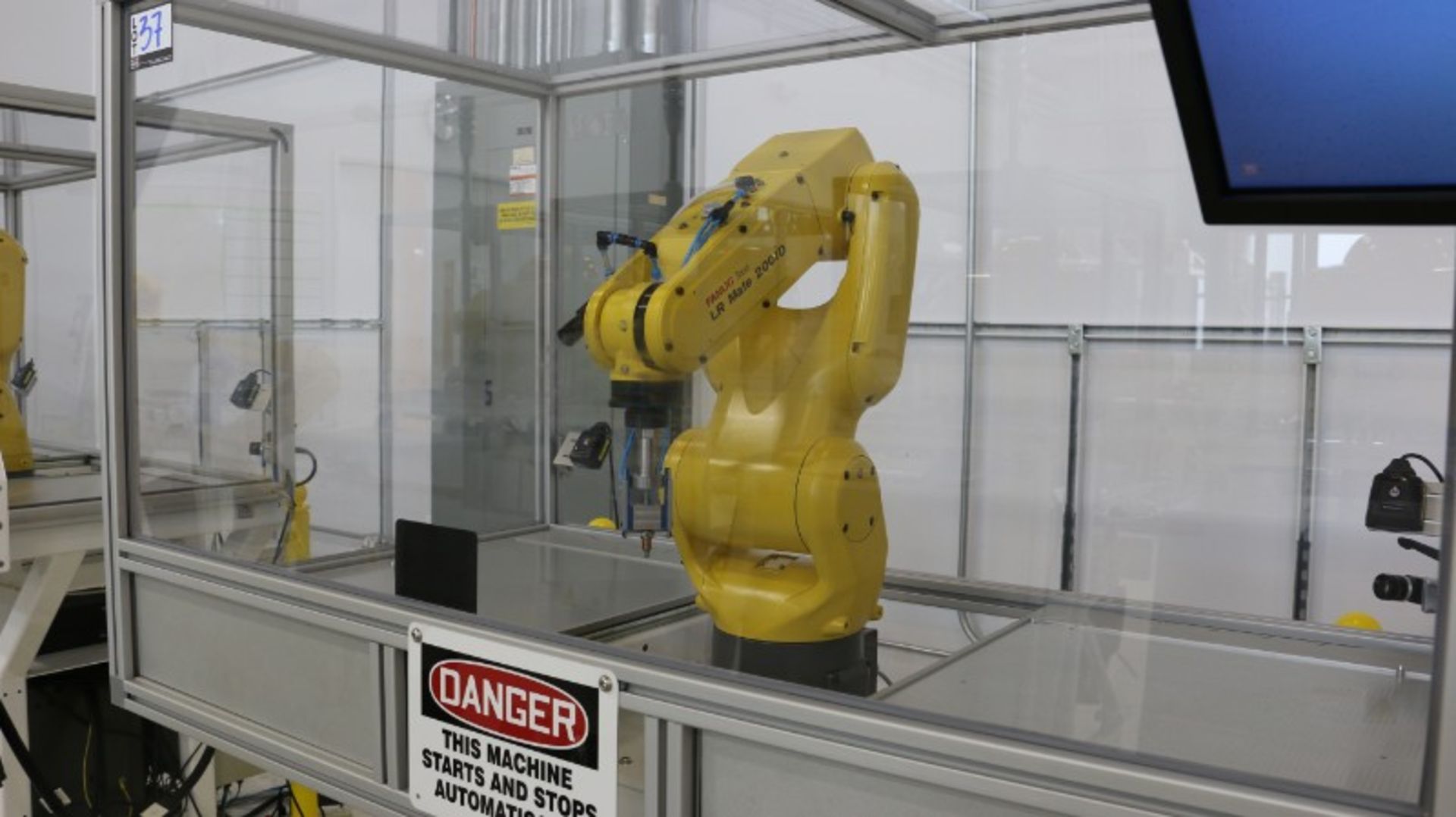 Fanuc Model LR Mate 200iD 6 Axis Robot - Image 3 of 7