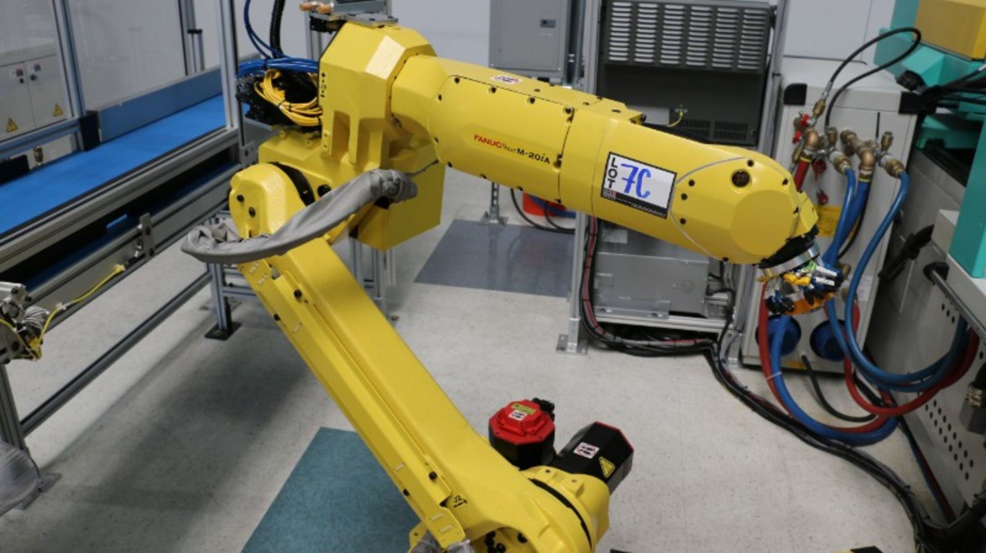 Fanuc Model M-20iA CNC Robot - Image 5 of 16