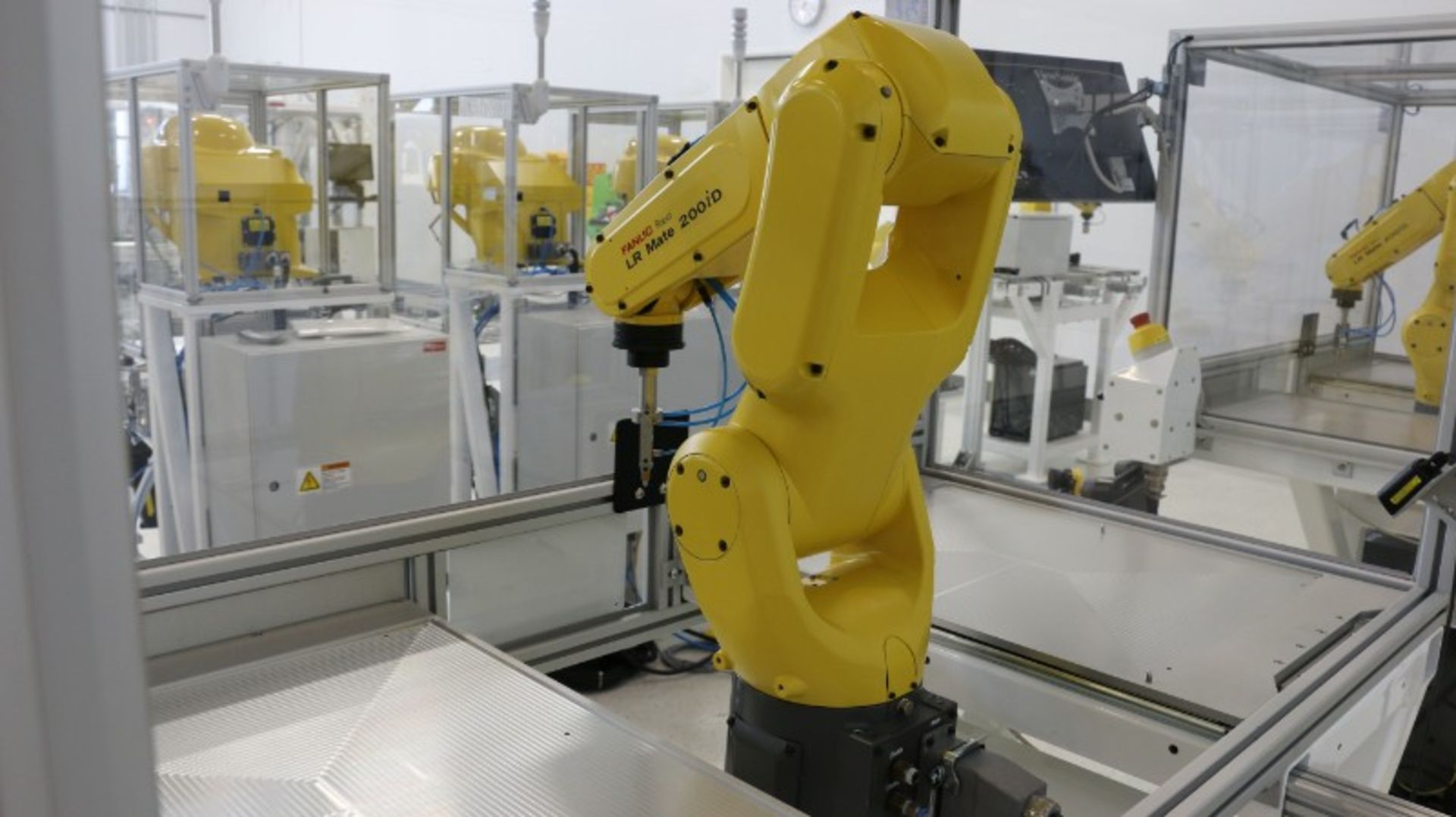 Fanuc Model LR Mate 200iD 6 Axis Robot - Image 5 of 7