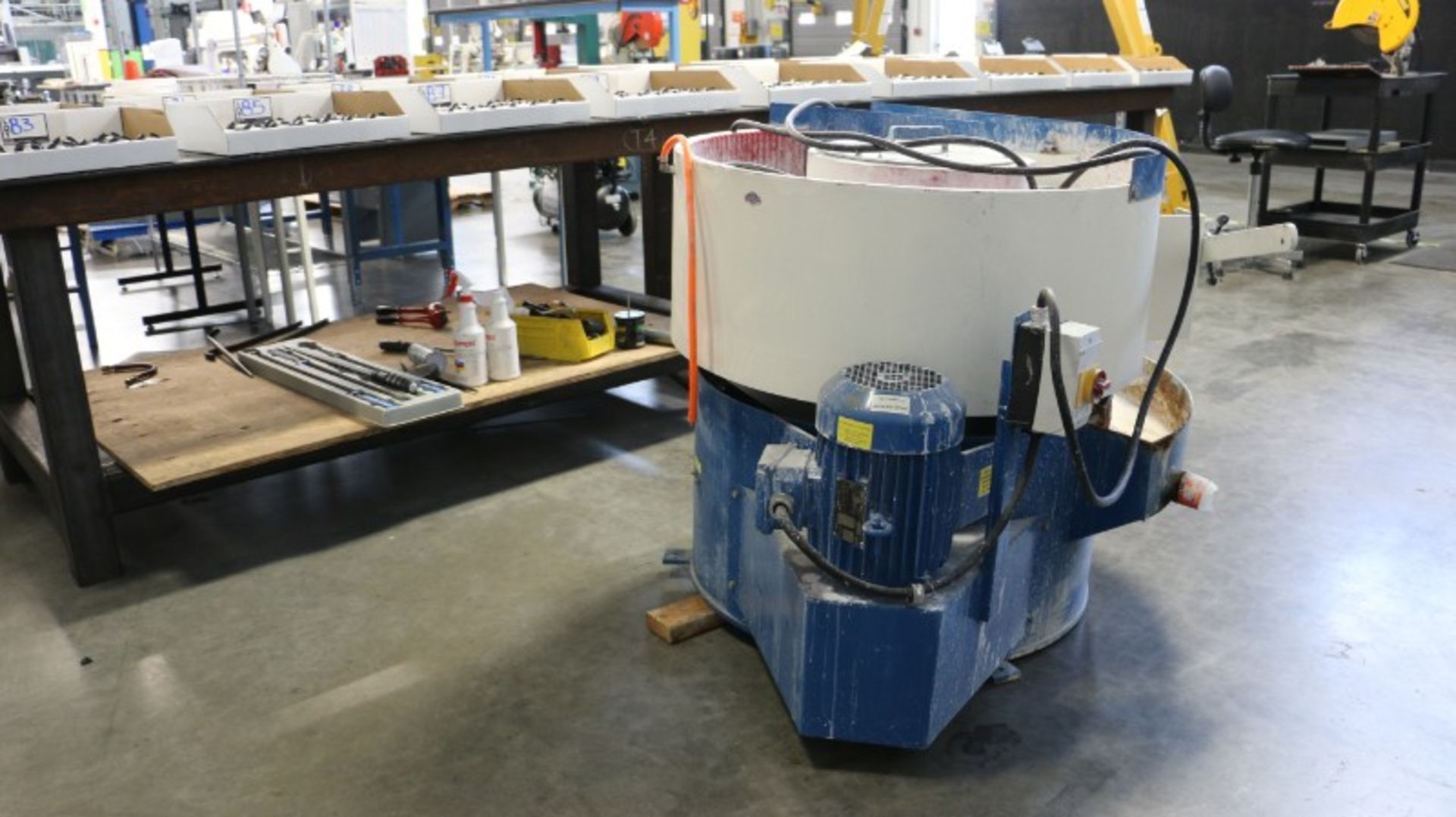 CLM Model Vibe Tech Vibratory Finisher - Image 2 of 5