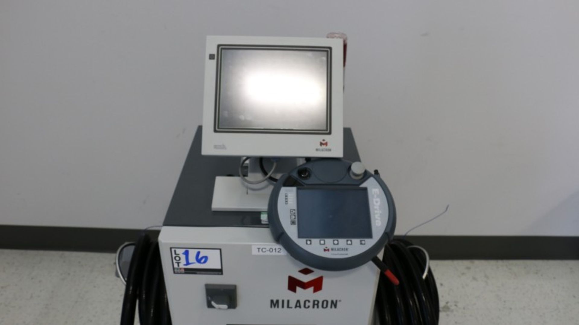 Milacron Model Tempmaster Hot Runner Controller - Image 4 of 5