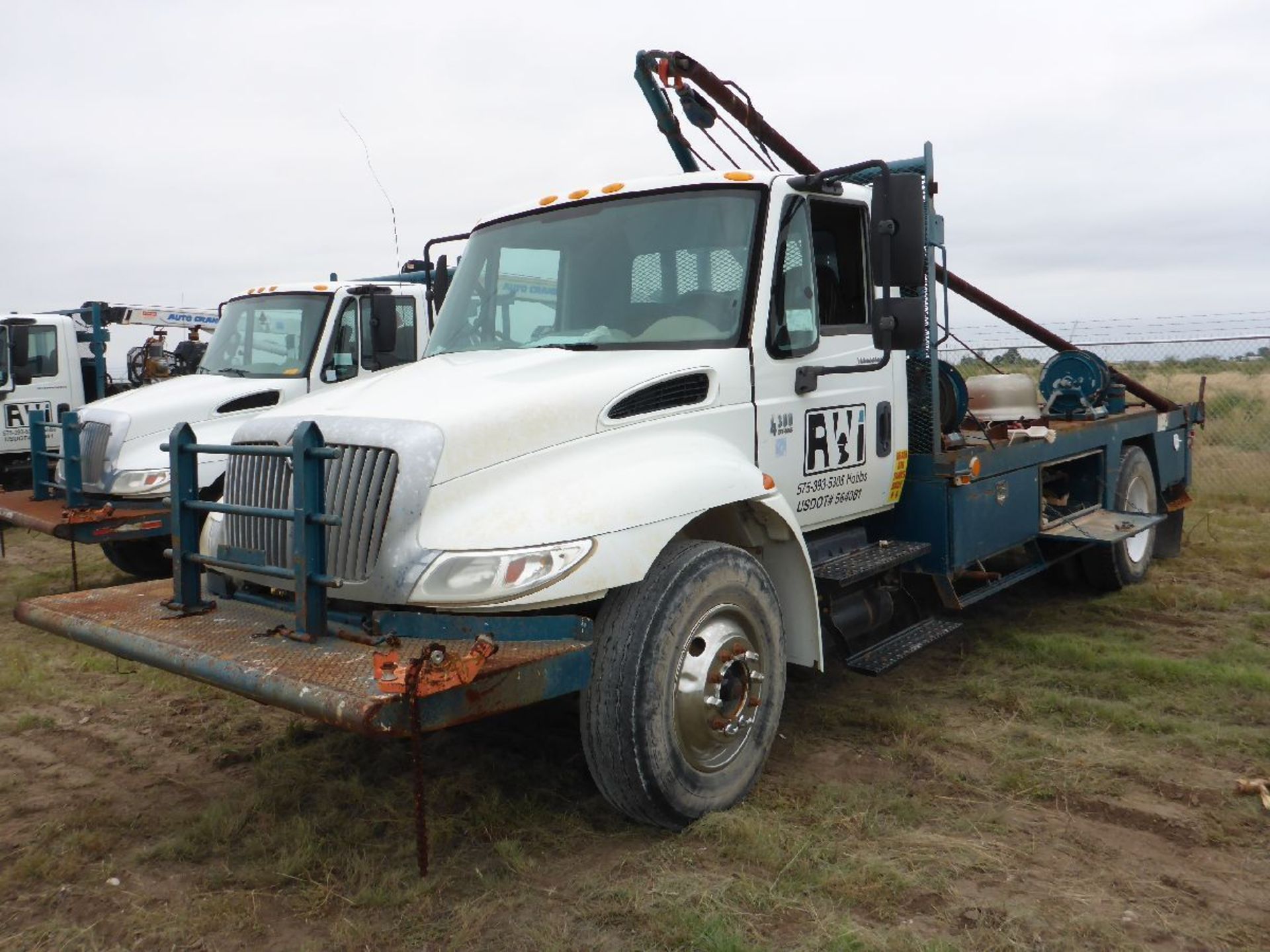 2006 International Model 4300 2 Ton Diesel Gang Truck