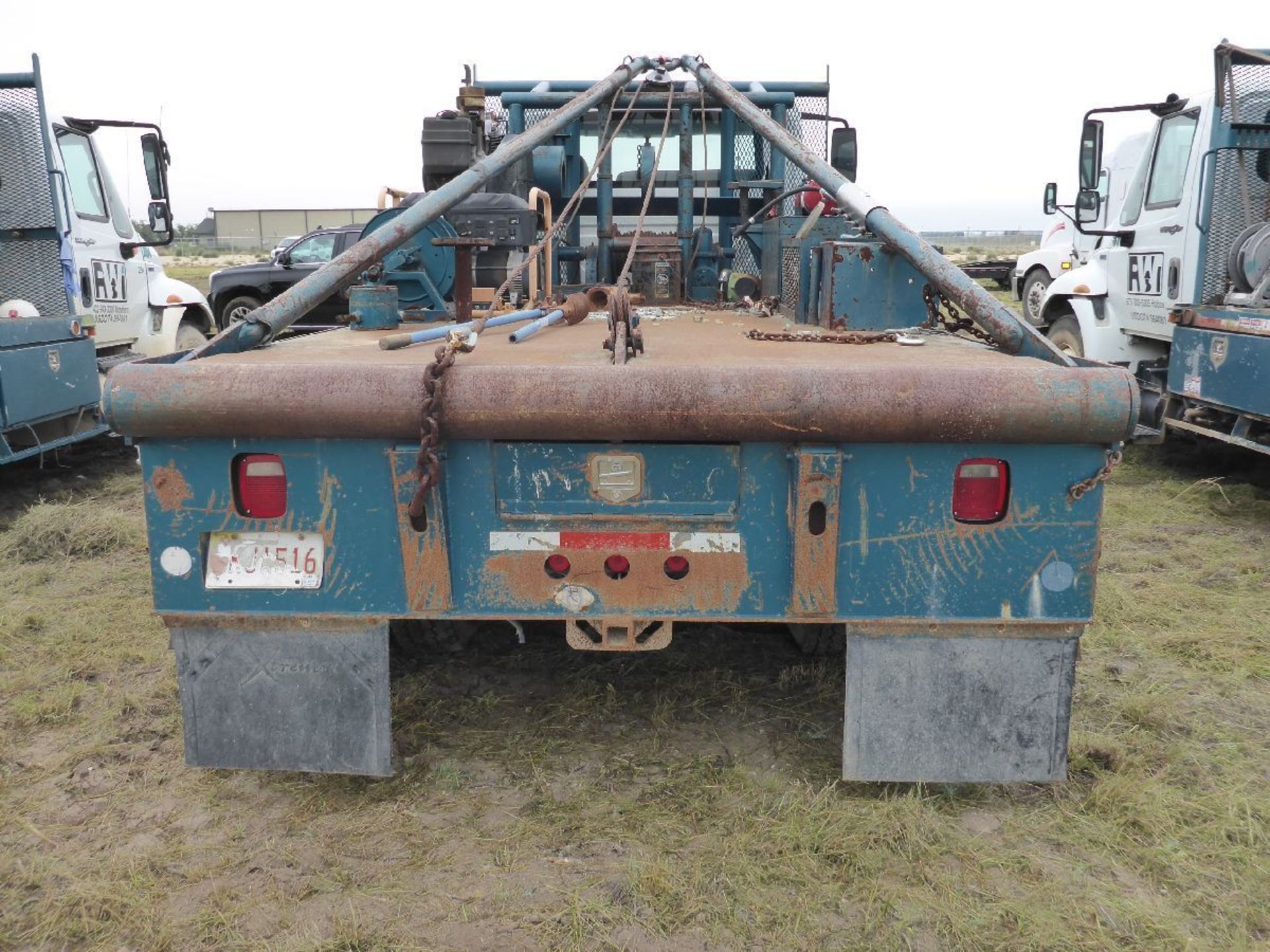 2008 International Model 4300 2 Ton Diesel Gang Truck - Image 3 of 5