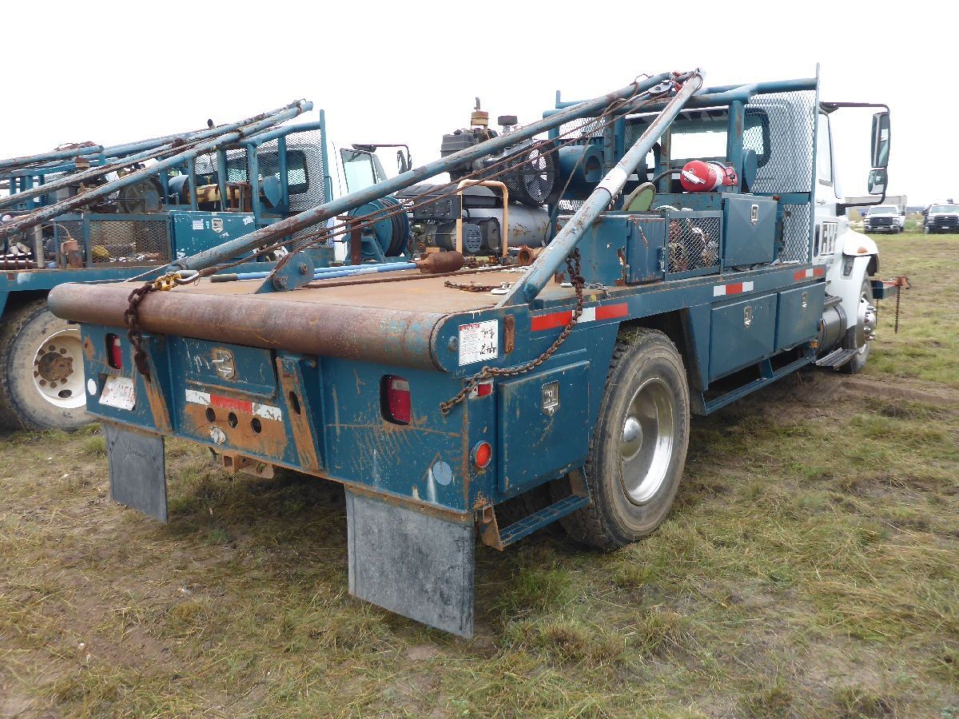 2008 International Model 4300 2 Ton Diesel Gang Truck - Image 2 of 5