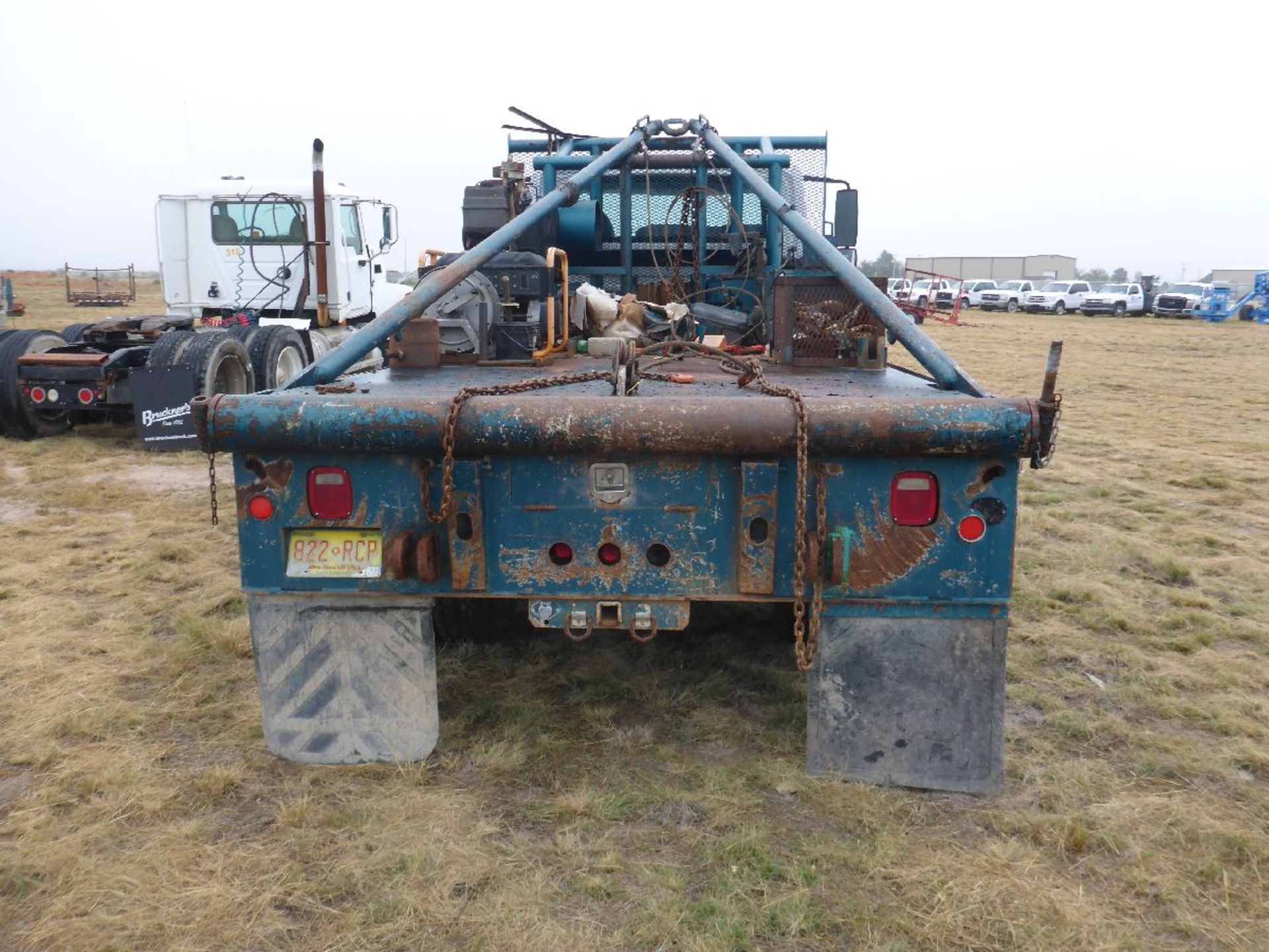 2011 International Model 4300 2 Ton Diesel Gang Truck - Image 3 of 6