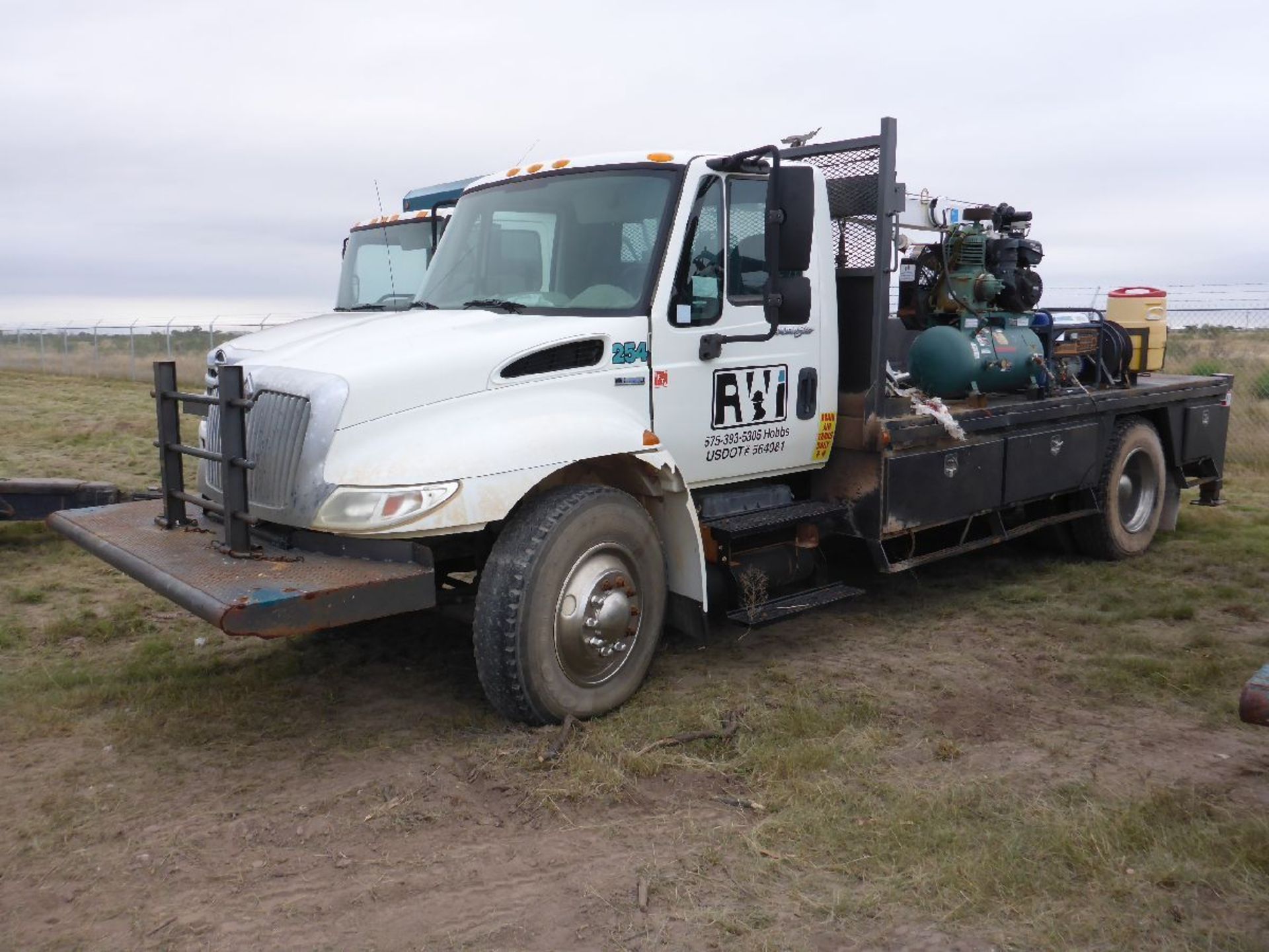 831 International Model 4300 2 Ton Diesel Gang Truck