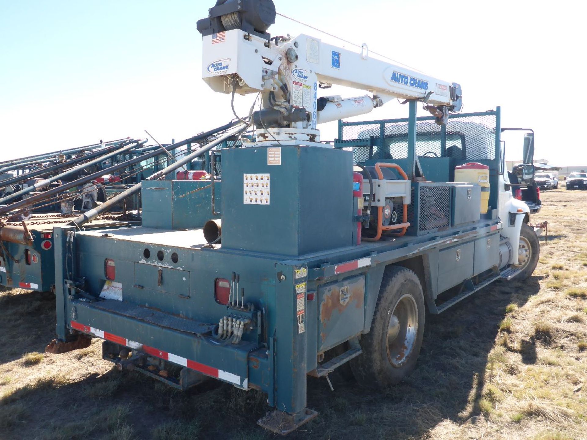 2008 International Model 4300 2 Ton Diesel Gang Truck - Image 4 of 5