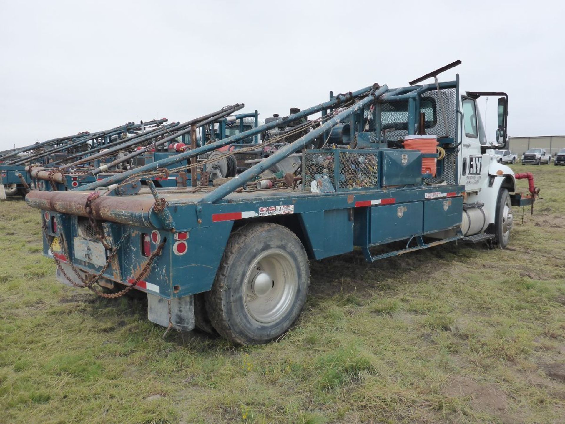 2013 International Model 4300 2 Ton Diesel Gang Truck - Image 2 of 5