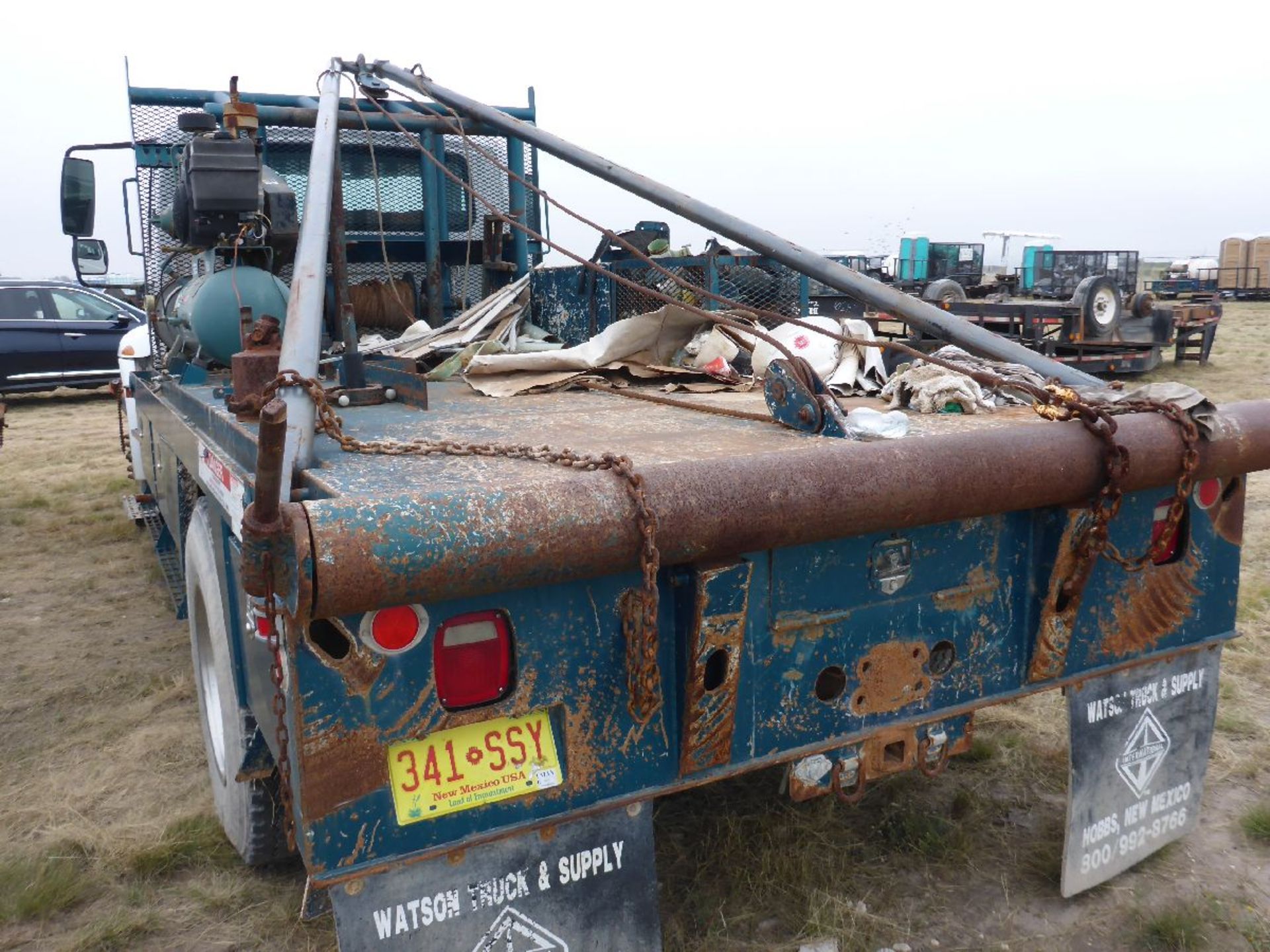 2011 International Model 4300 2 Ton Diesel Gang Truck - Image 3 of 6