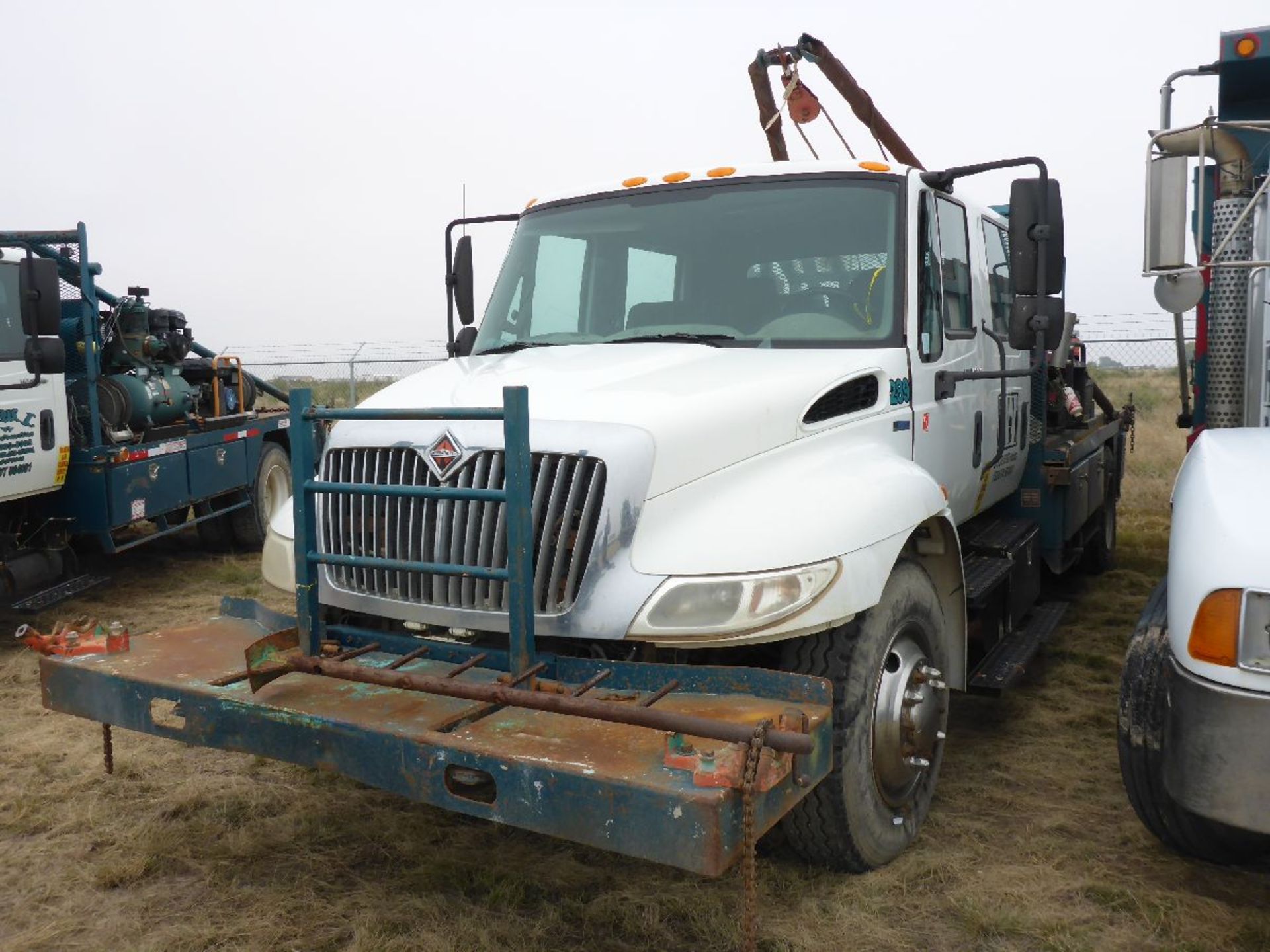 2011 International Model 4400 2 Ton Diesel Gang Truck