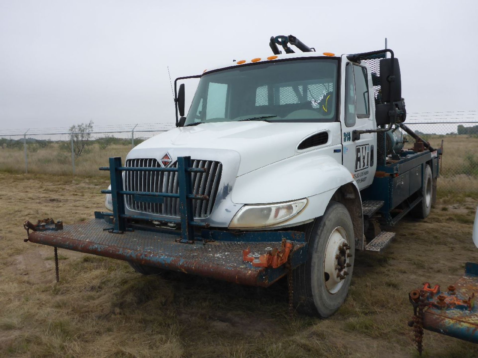 2011 International Model 4300 2 Ton Diesel Gang Truck