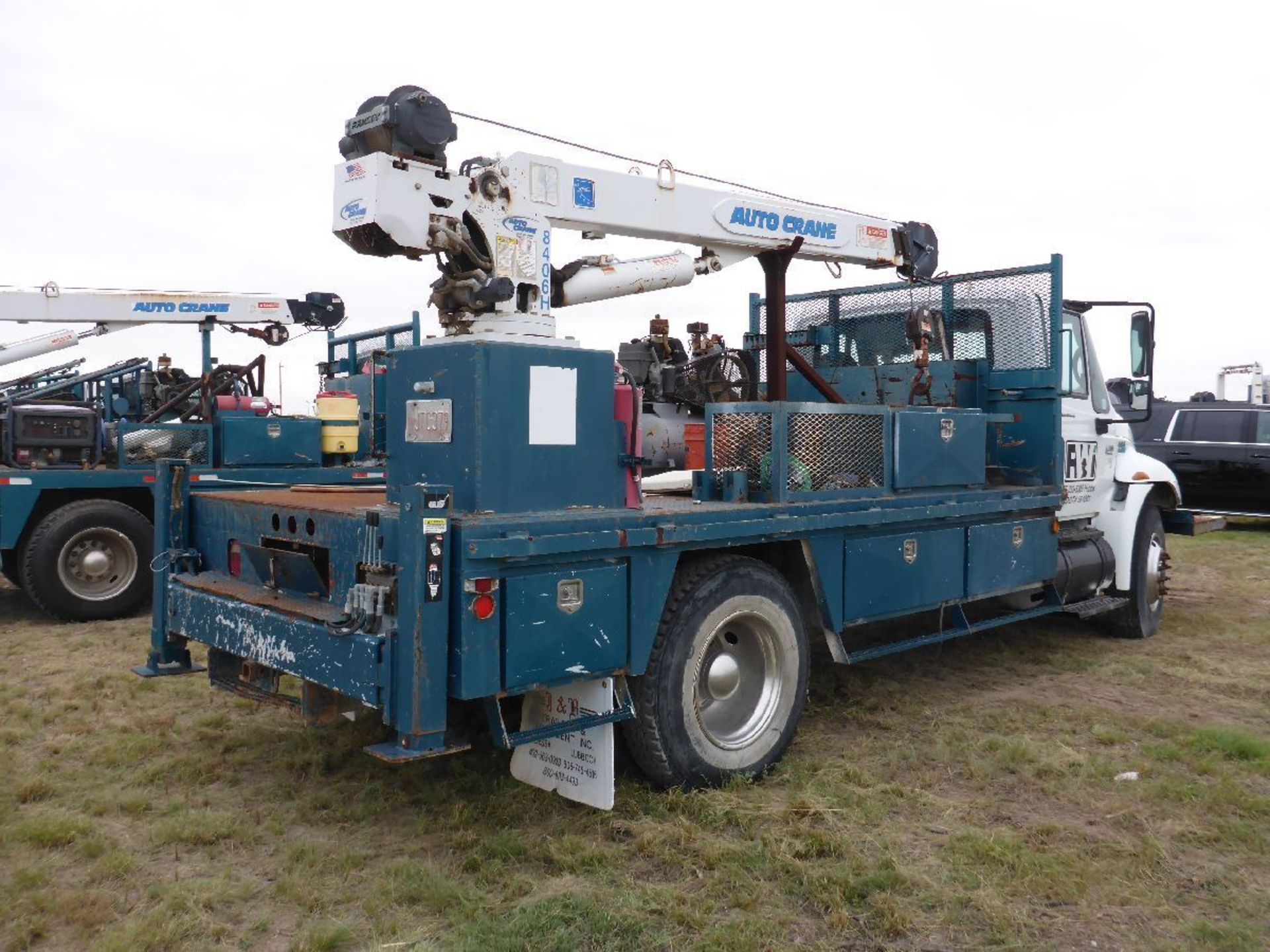 2008 International Model 4300 2 Ton Diesel Gang Truck - Image 2 of 5