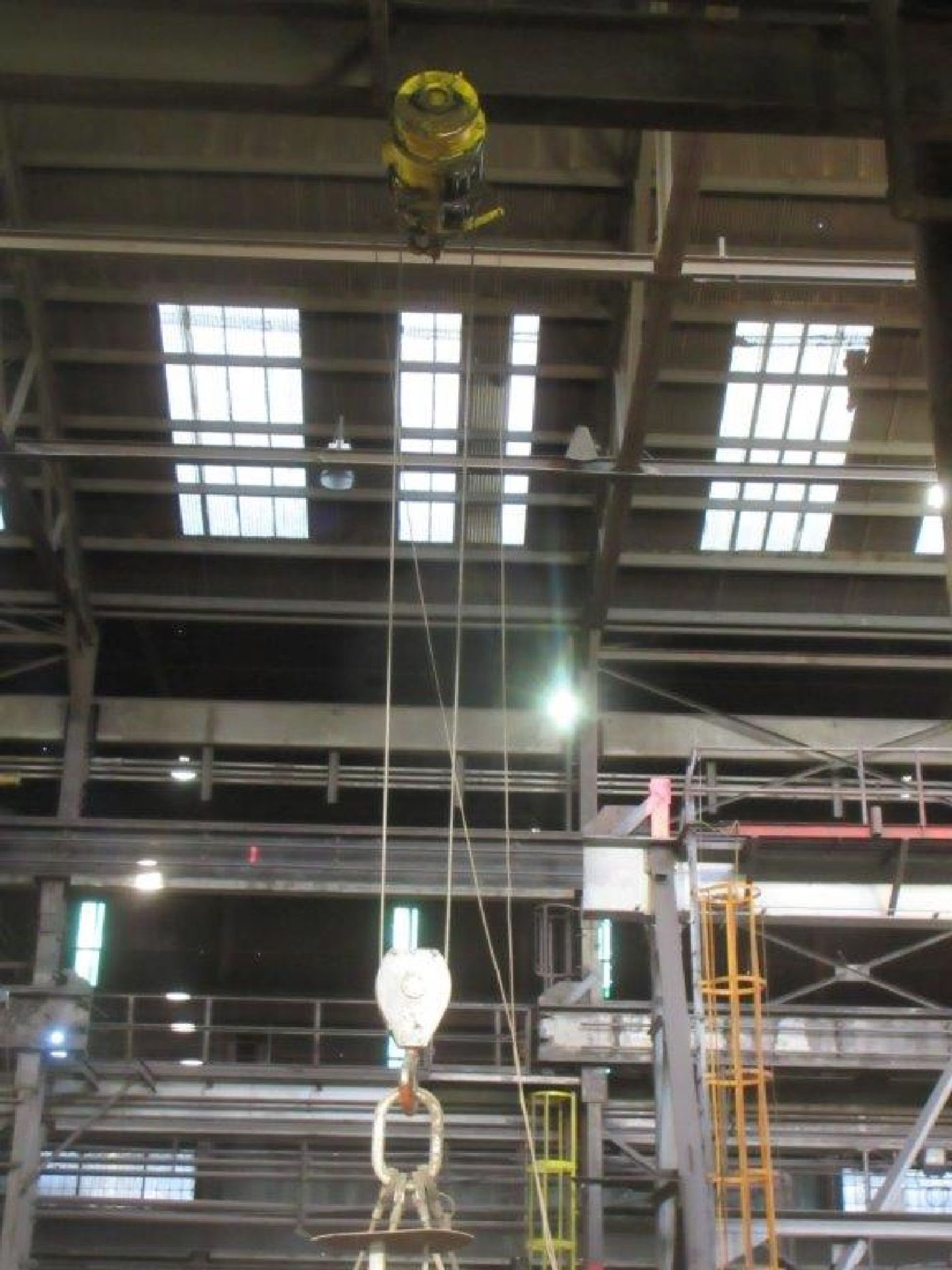 3 Ton Pnuematic Cable Hoist - Image 2 of 2