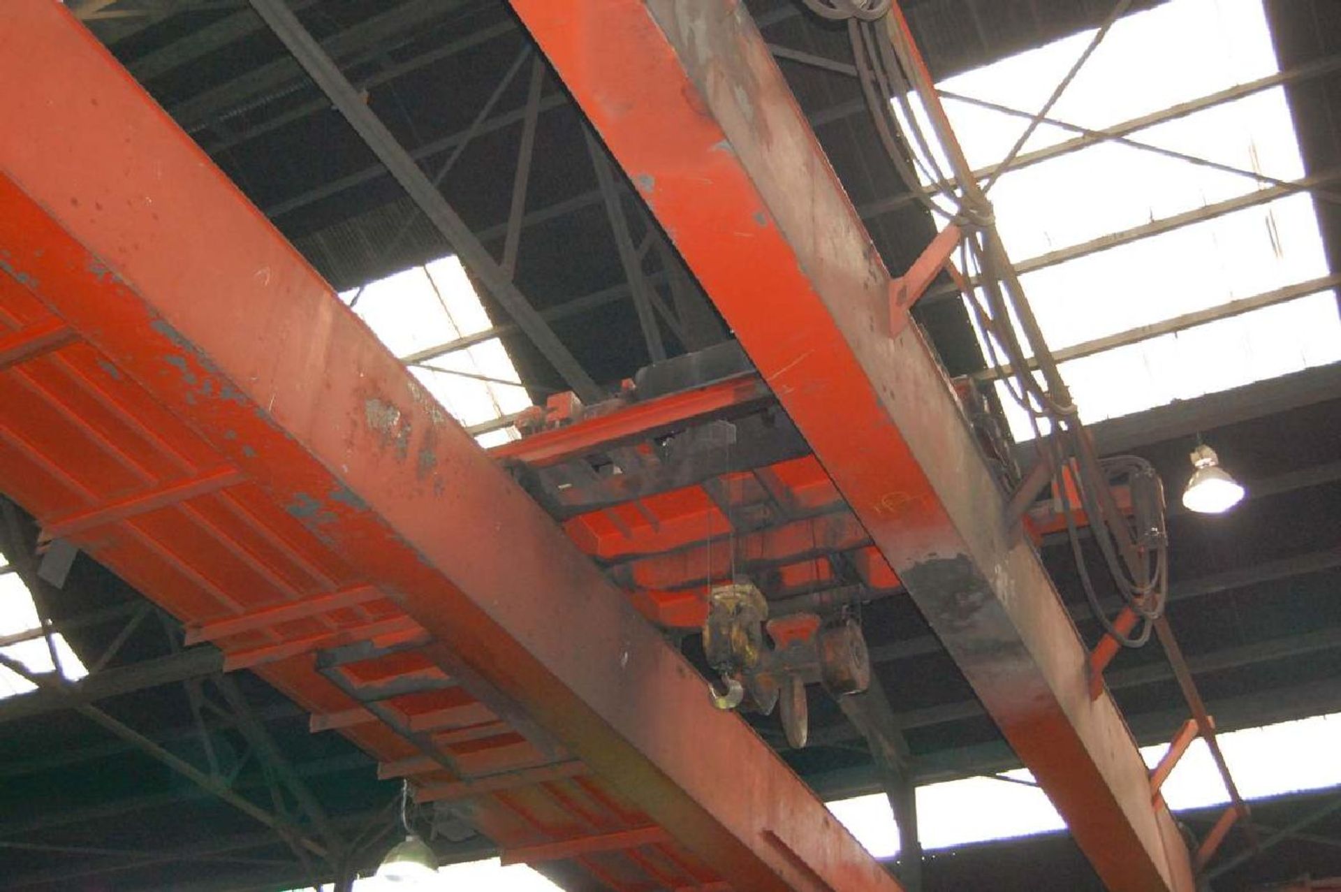 Ederer 25 Ton Main / 5 Ton Auxiliary Dual Girder Bridge Crane - Image 2 of 8