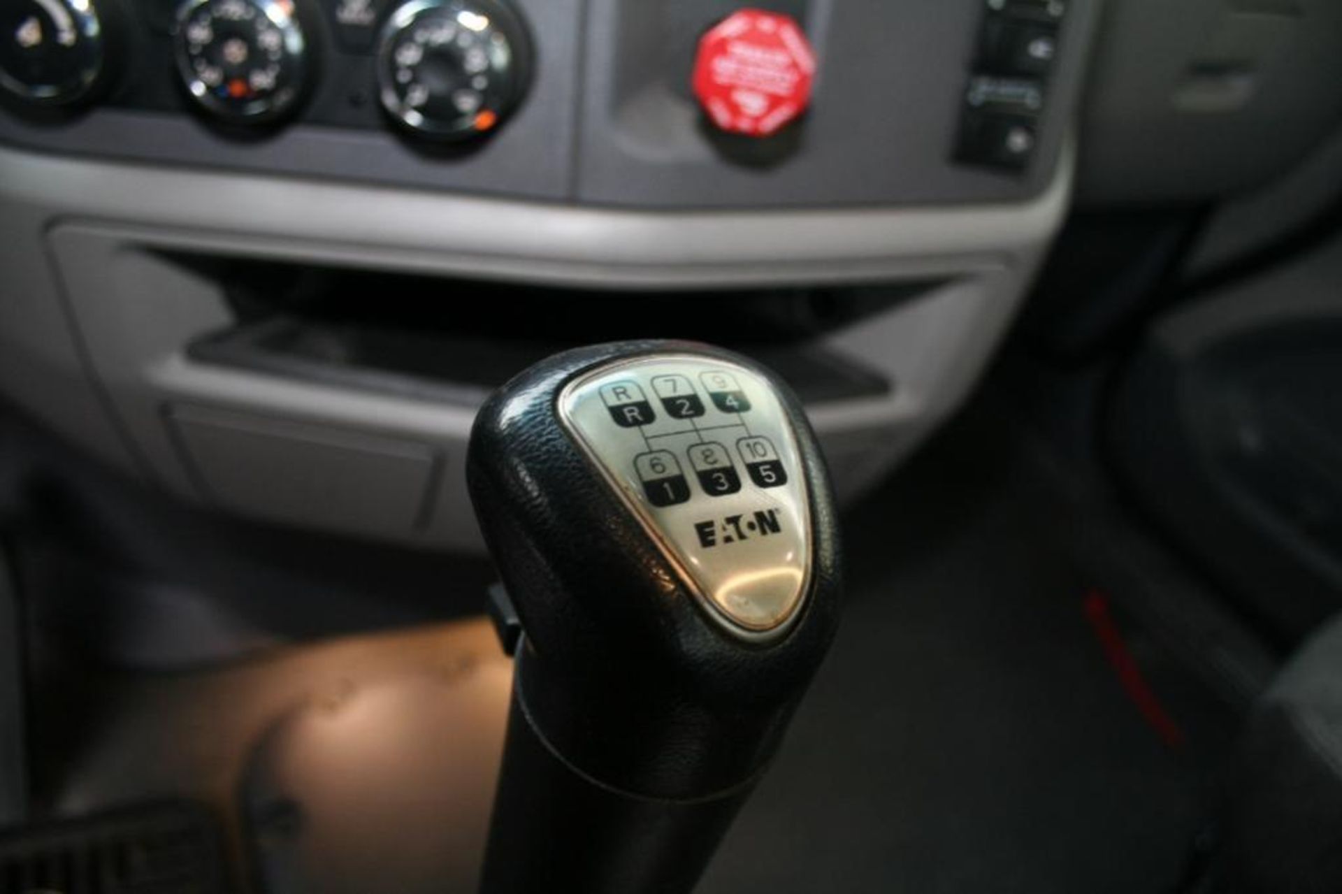 2016 Peterbilt 579 Day Cab, Cummins Engine, 10 Speed Transmission, VIN# 1XPBD79XGD301626, Appx 130,0 - Image 9 of 11