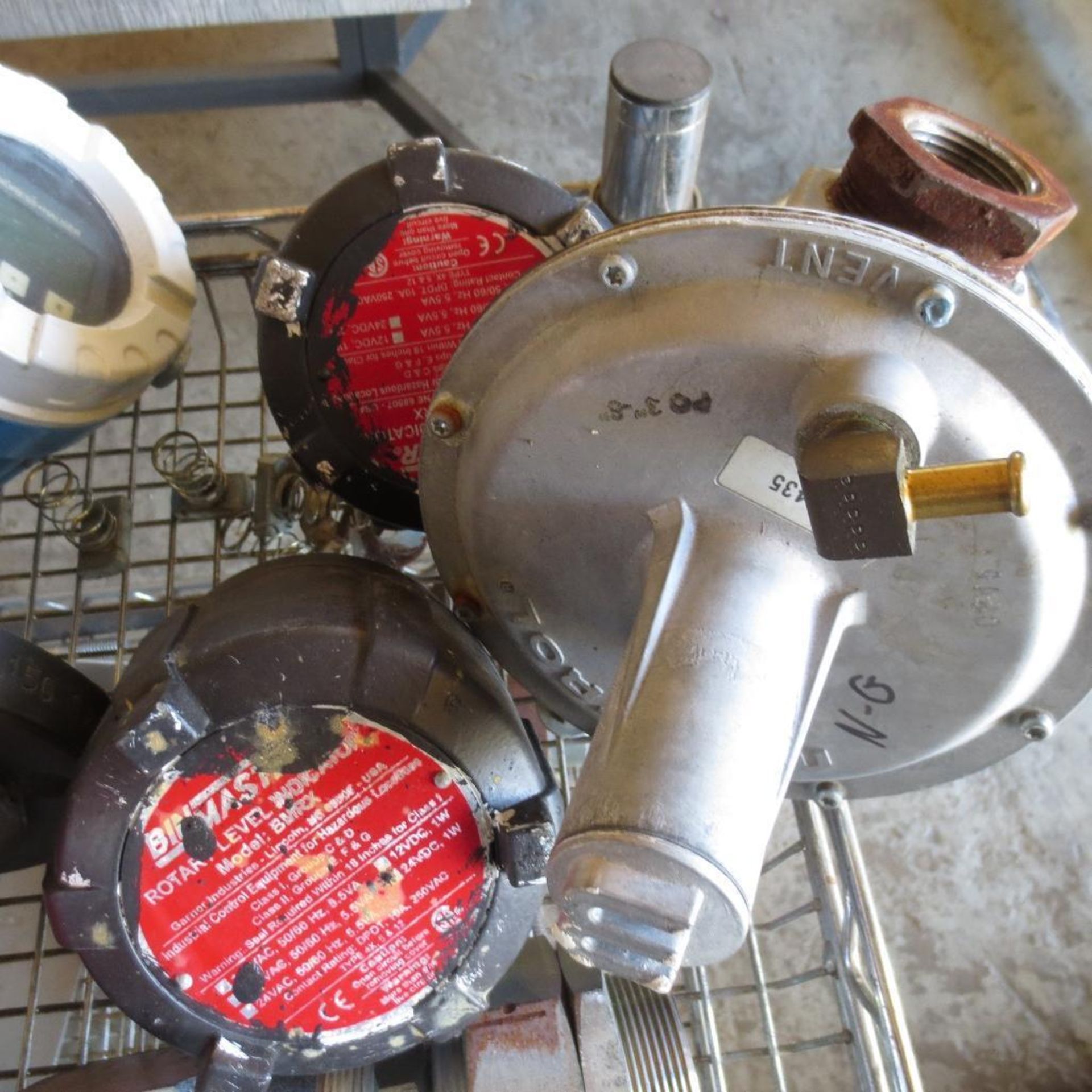 Two Flow Line Controls, EN Control And Other valves with Cart; located at 8129 South Industrial Driv - Image 5 of 9