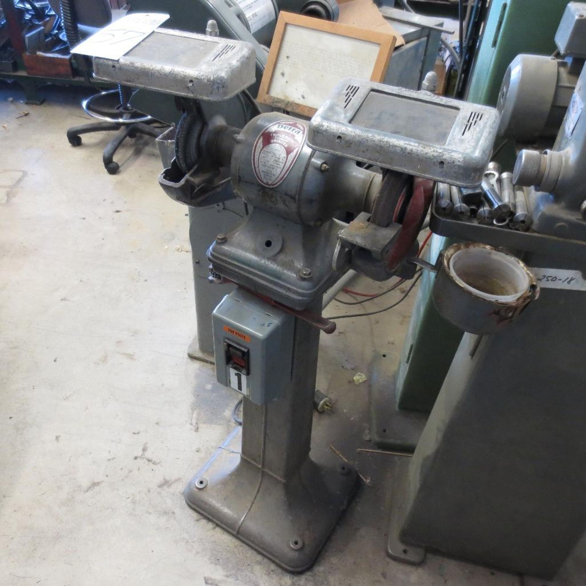 Delta 1/2 HP Double End Grinder, LOCATED AT 1850 Howard Street, Unit A Elk Grove Village, IL