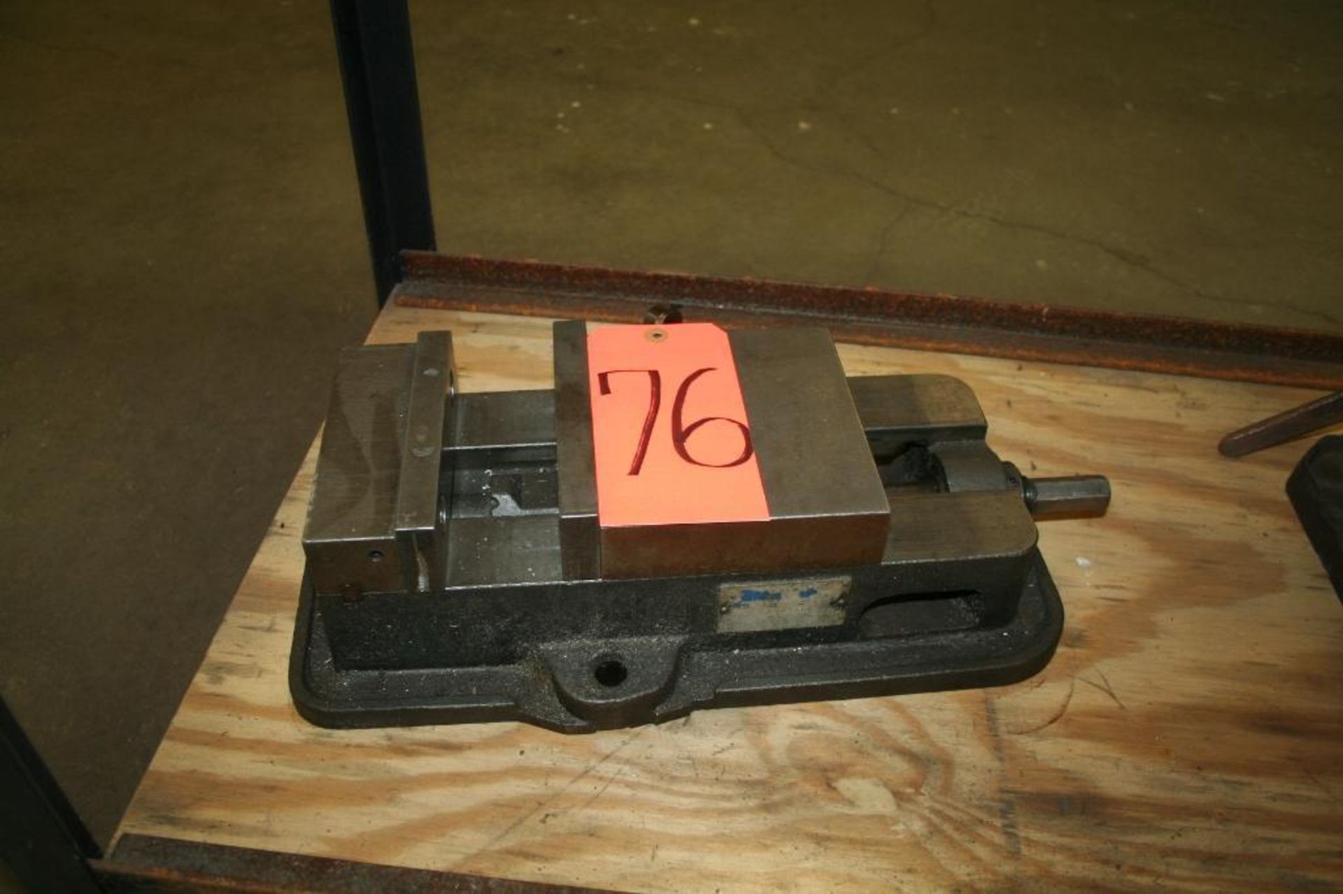 6" Machine vise *NO HANDLE