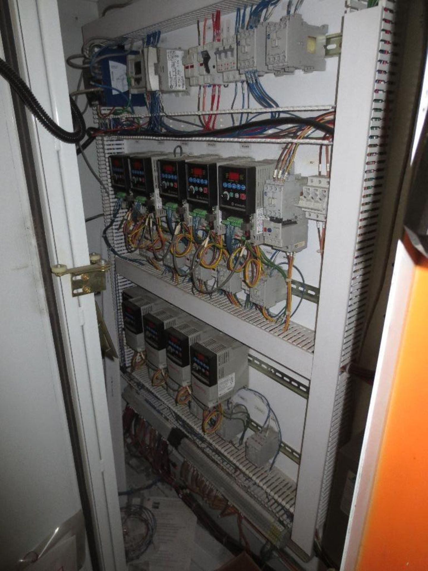 Control Panel, 480v 3ph 30amp, With Nine Allen Bradley Power Flex 4 A.C. Drives - Image 2 of 6