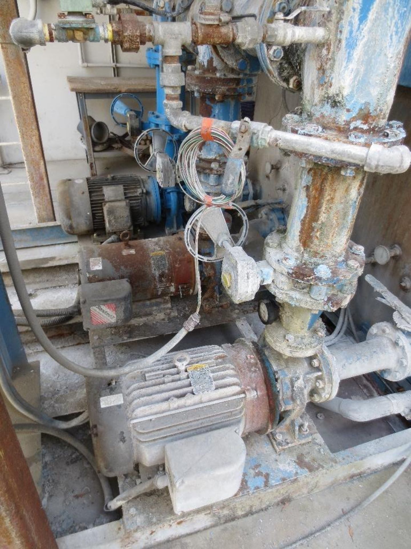 Large Conair/Franklin Cooling Tower & Holding Tank With Three Pump Motors - Image 5 of 9