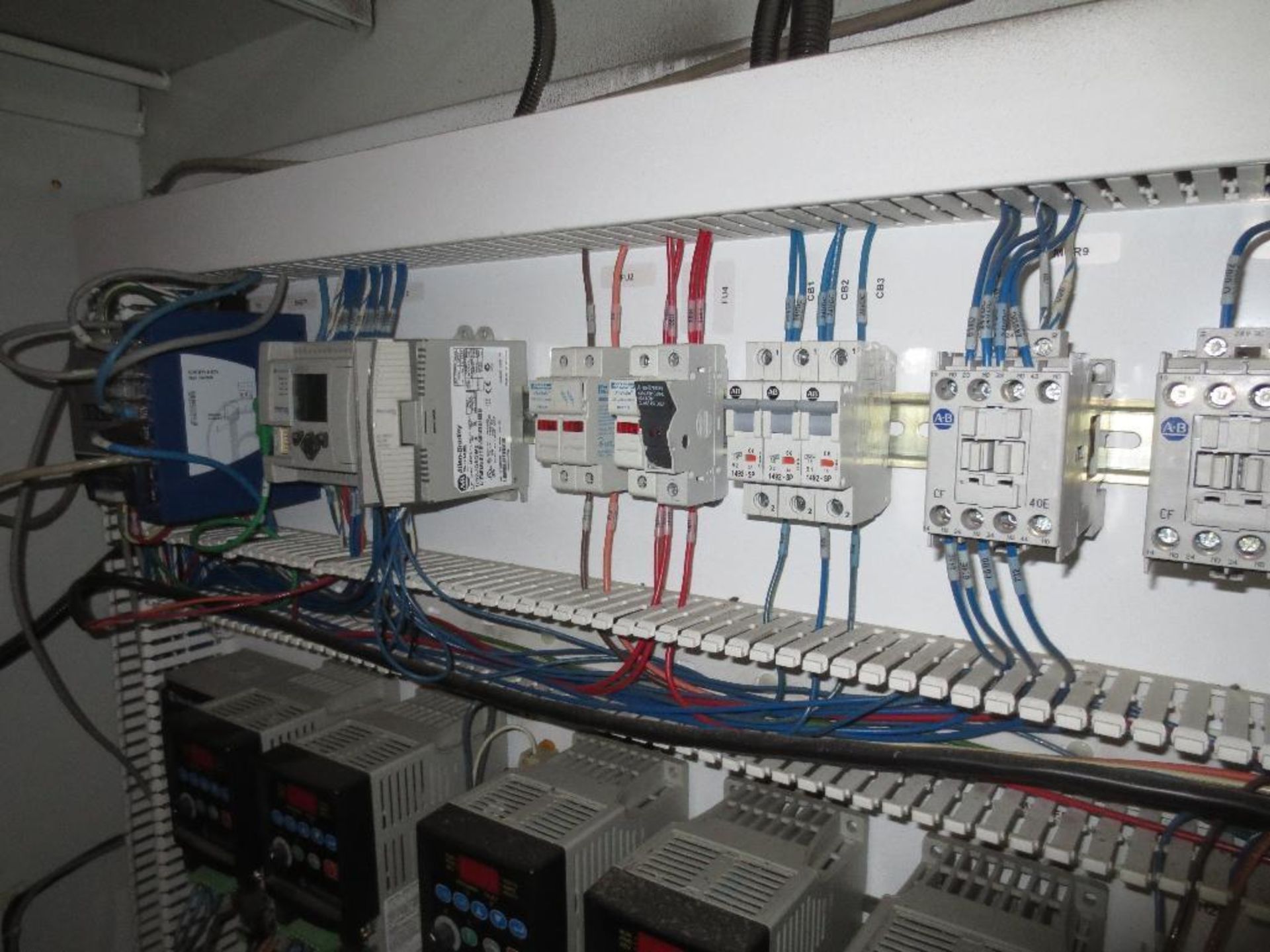 Control Panel, 480v 3ph 30amp, With Nine Allen Bradley Power Flex 4 A.C. Drives - Image 3 of 6