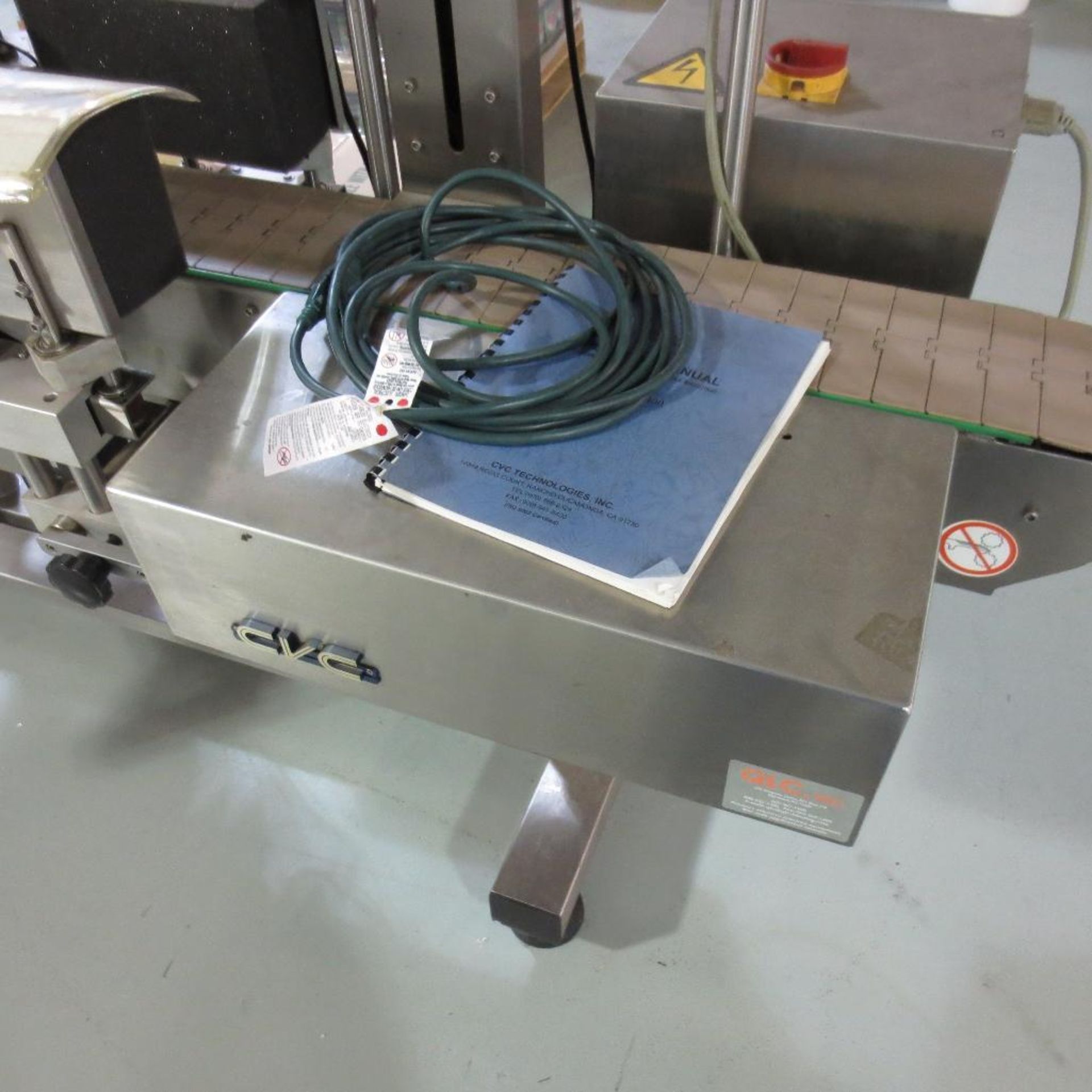 CVC CVC400II 2 Head Label Applicator, Stainless Steel, Front/ Back 2-16" Bottle Hight, With Conveyor - Image 6 of 6