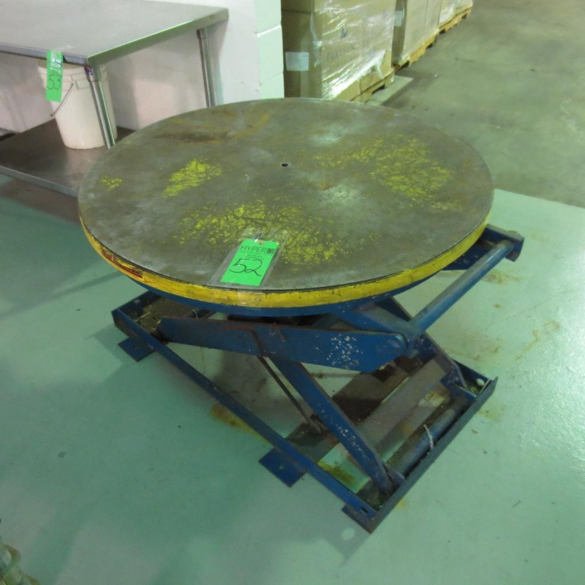 42 1/2" Round Air Lift Table