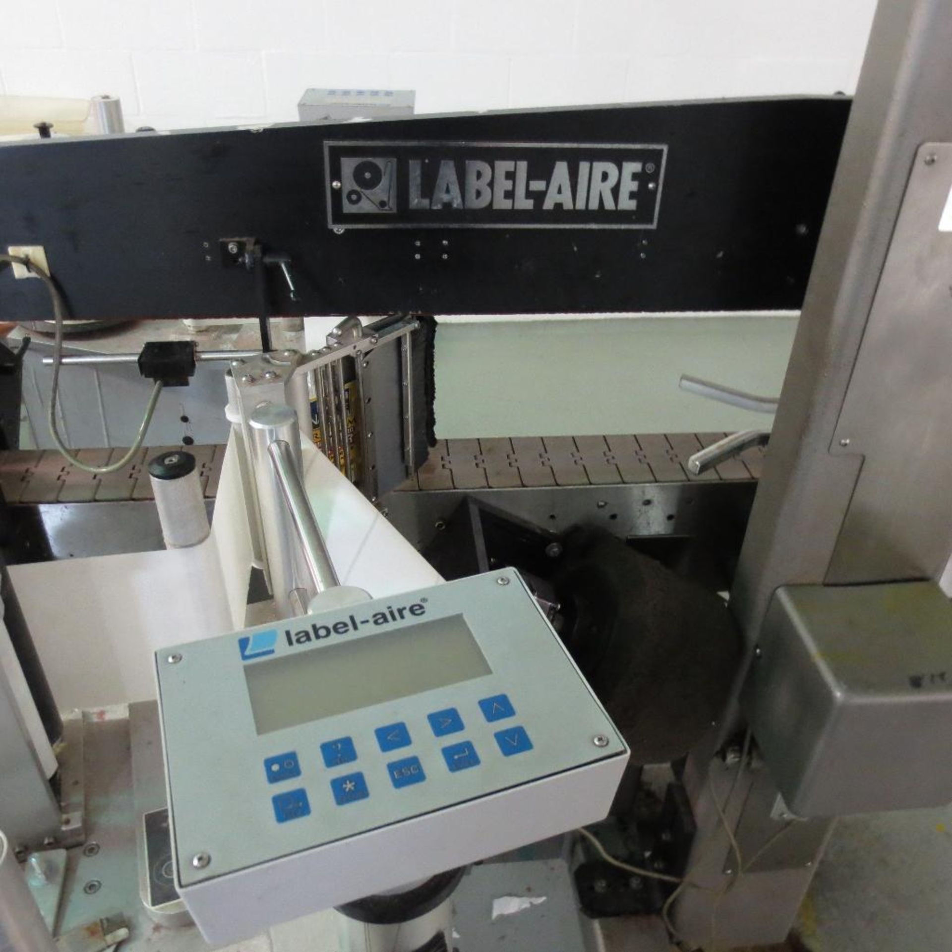 QLC/Label-Aire 2 Head Label Applicator, Adjustable Stand With 4" X 15' Plastic Tab Belt Conveyor, Du - Image 6 of 8