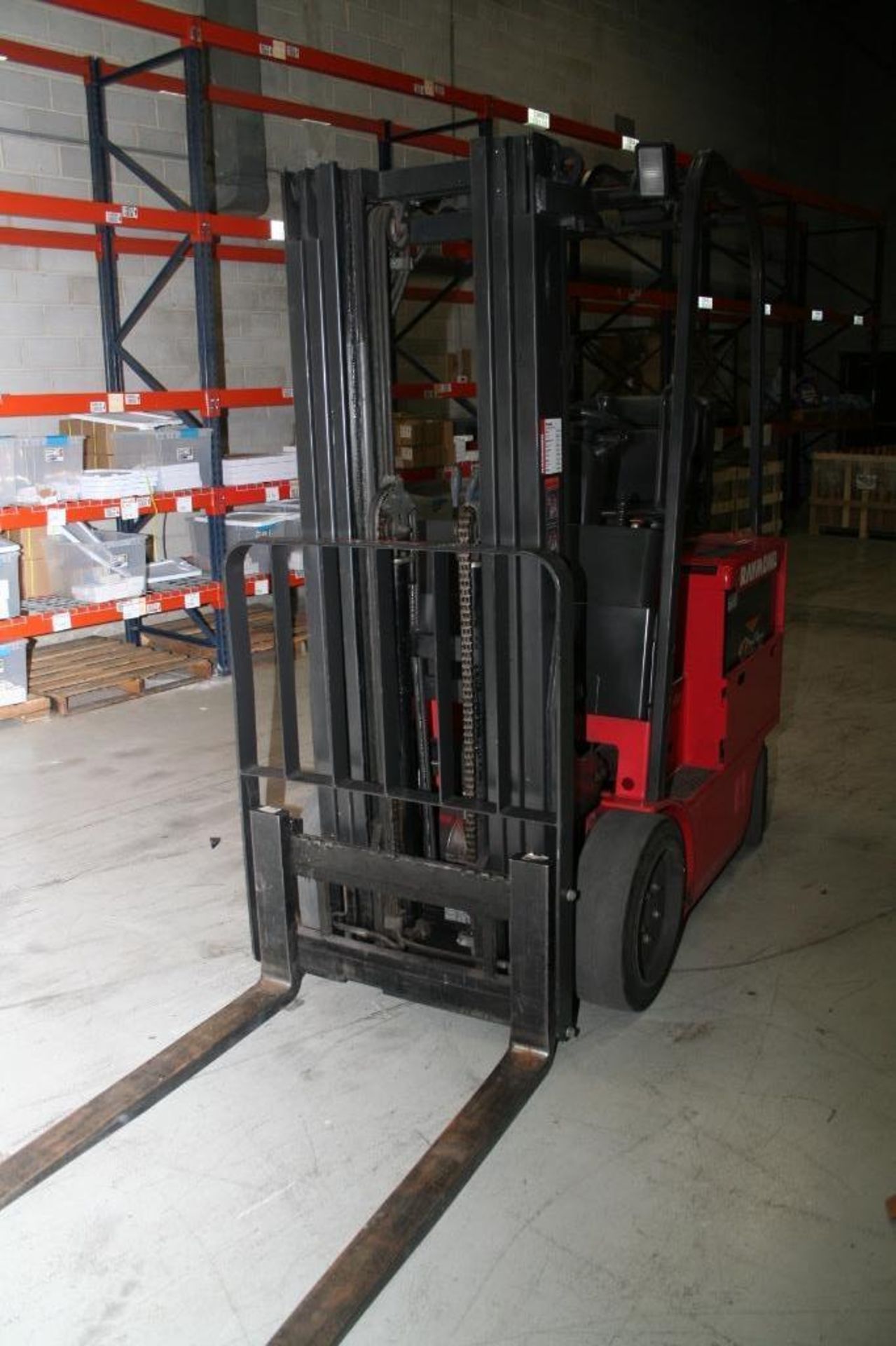 Raymond Forklift Model 4700 C 50 hm, 36 Volt with Charger, Under 3,000 hours - Image 5 of 11