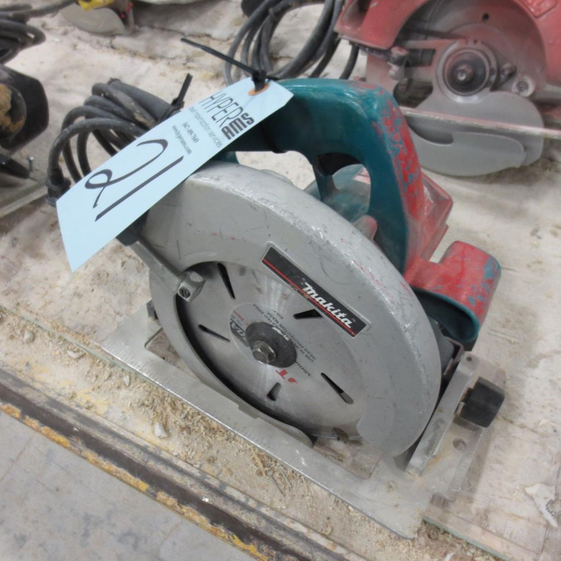 Makita 7 1/4" Circular Saw, Model 5007N