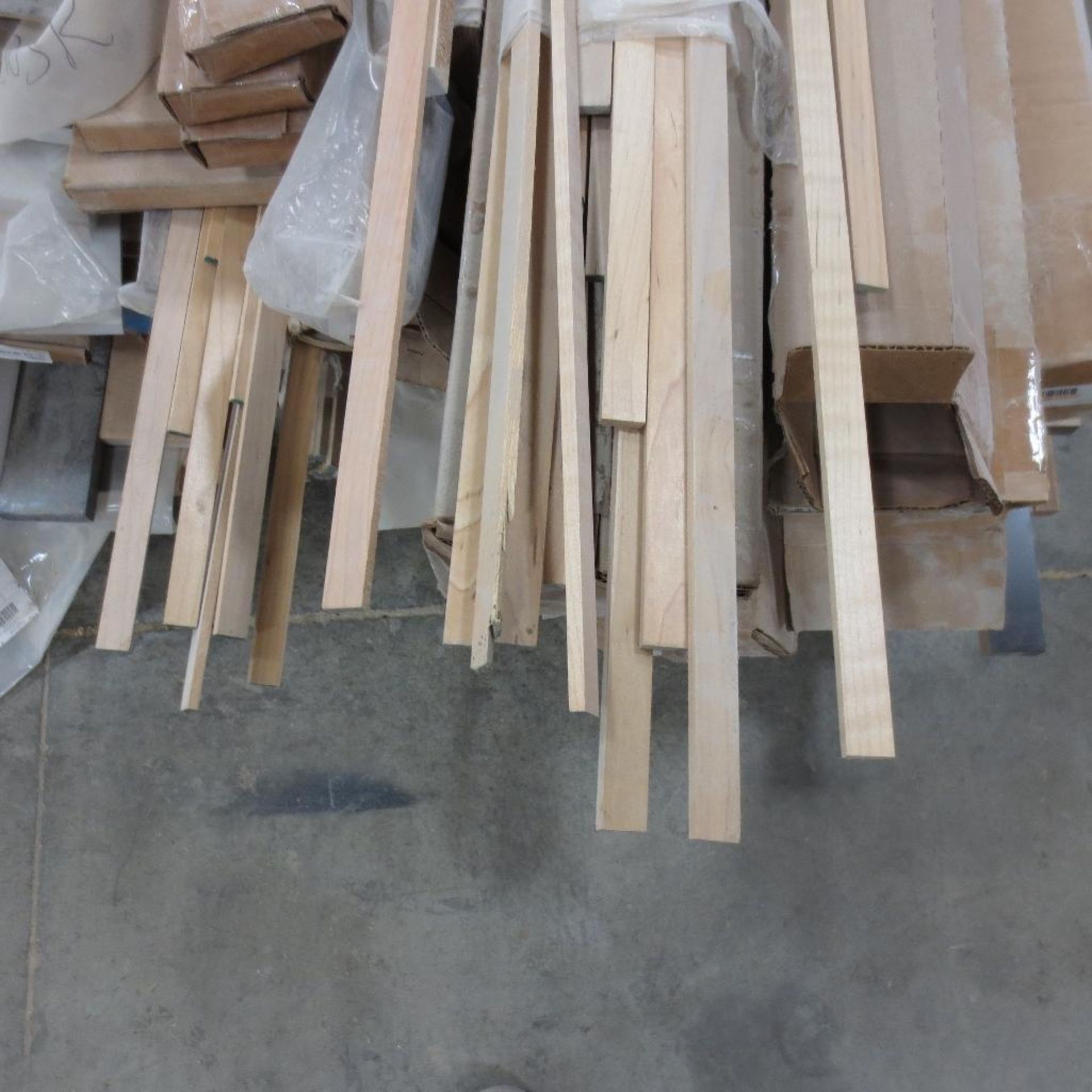 Pallet of Trim - Image 3 of 3