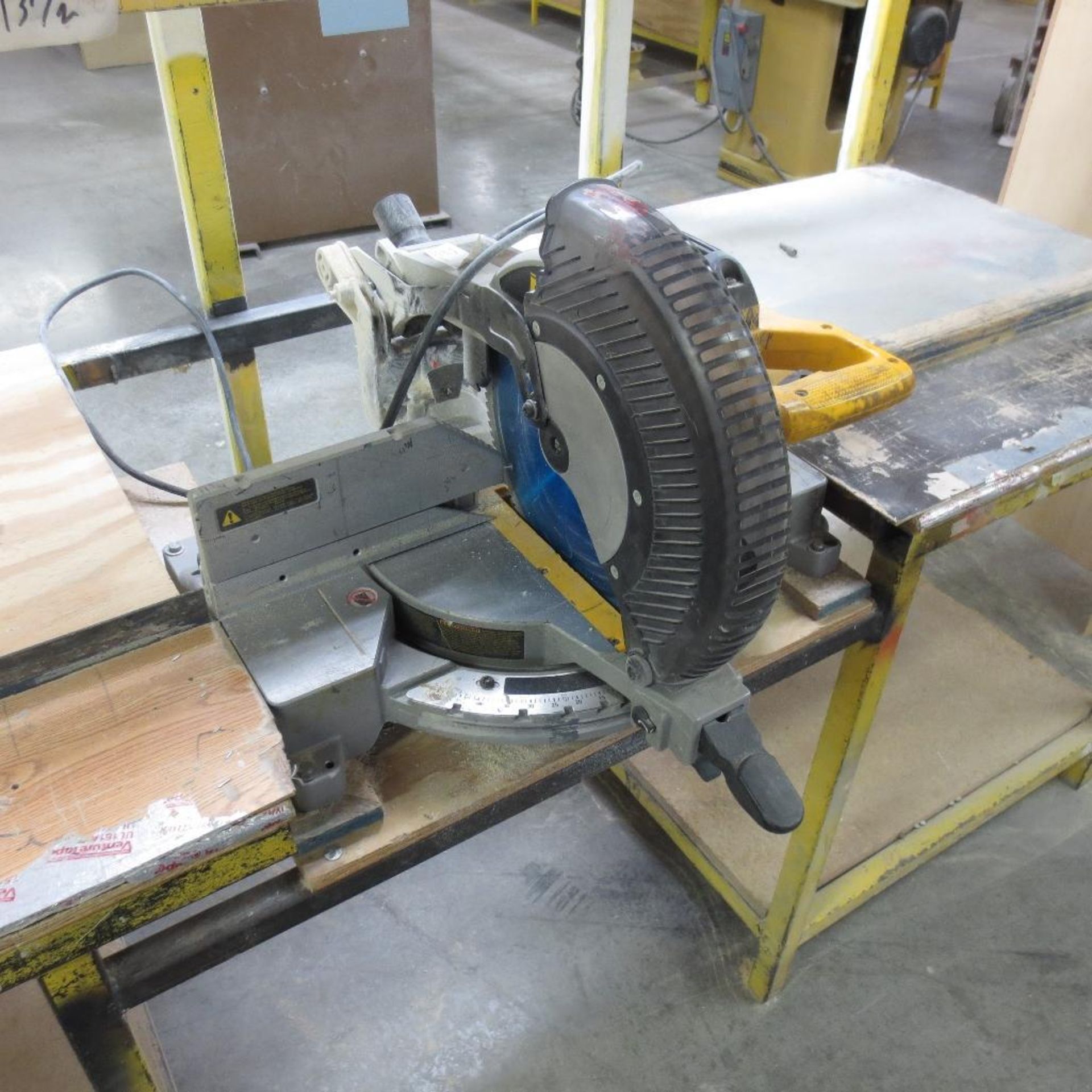 Dewalt DW175 Compound Miter Saw, 12", 110V with Table - Image 2 of 2