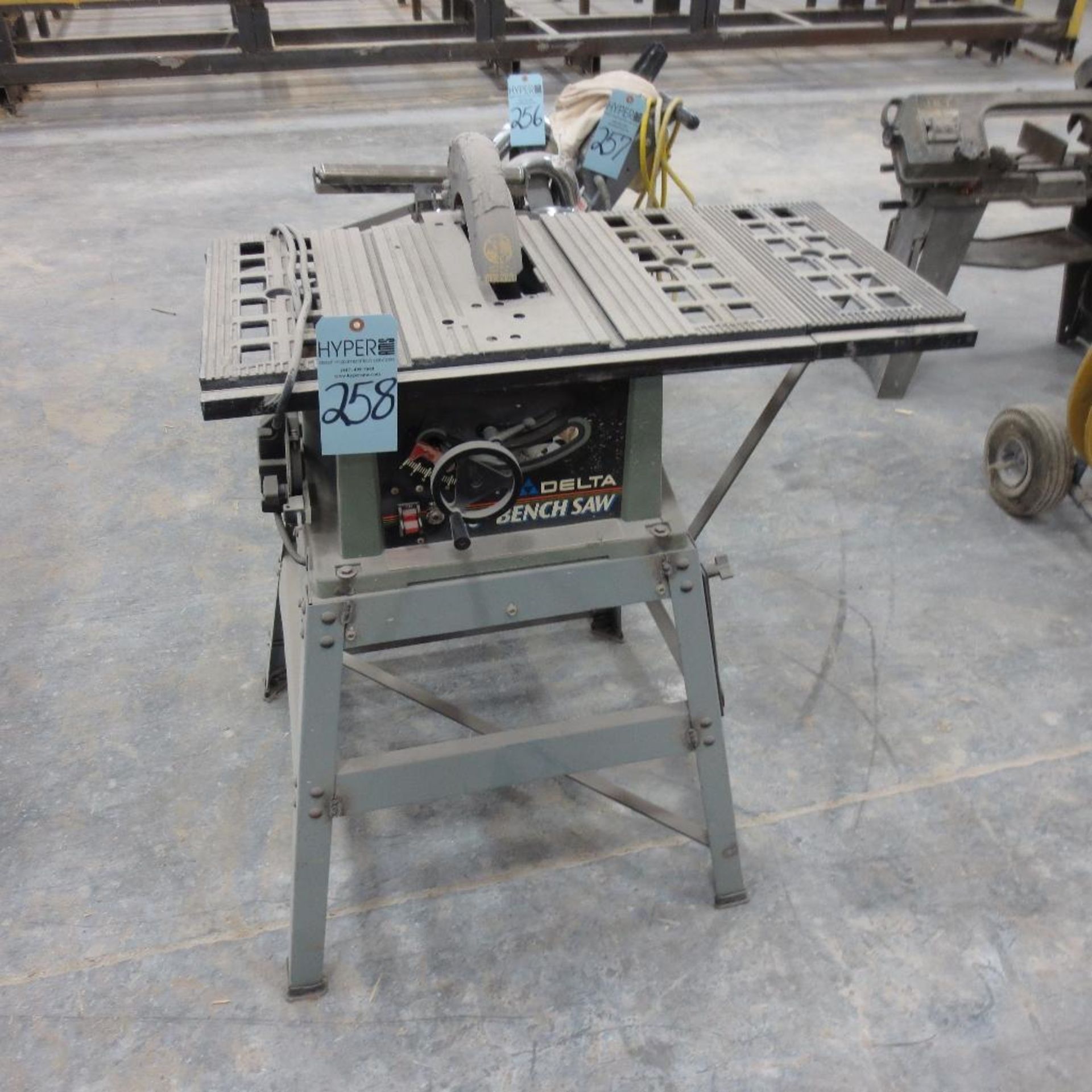 Delta 10" Table Saw, 110V