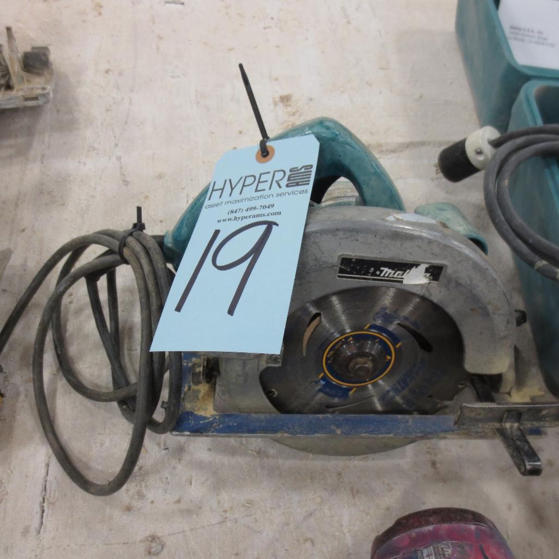 Makita 7 1/4" Circular Saw, Model 5007N