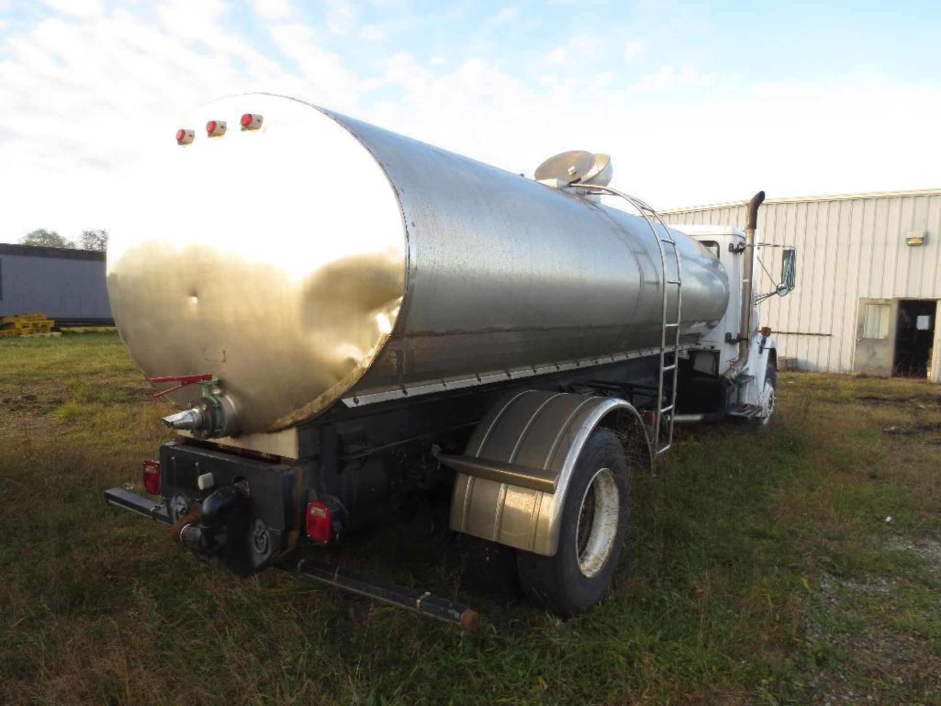 1997 Freightliner Water Truck, 103,406 Miles Vin# 1FV6HLBA1WH922608- - Image 3 of 19