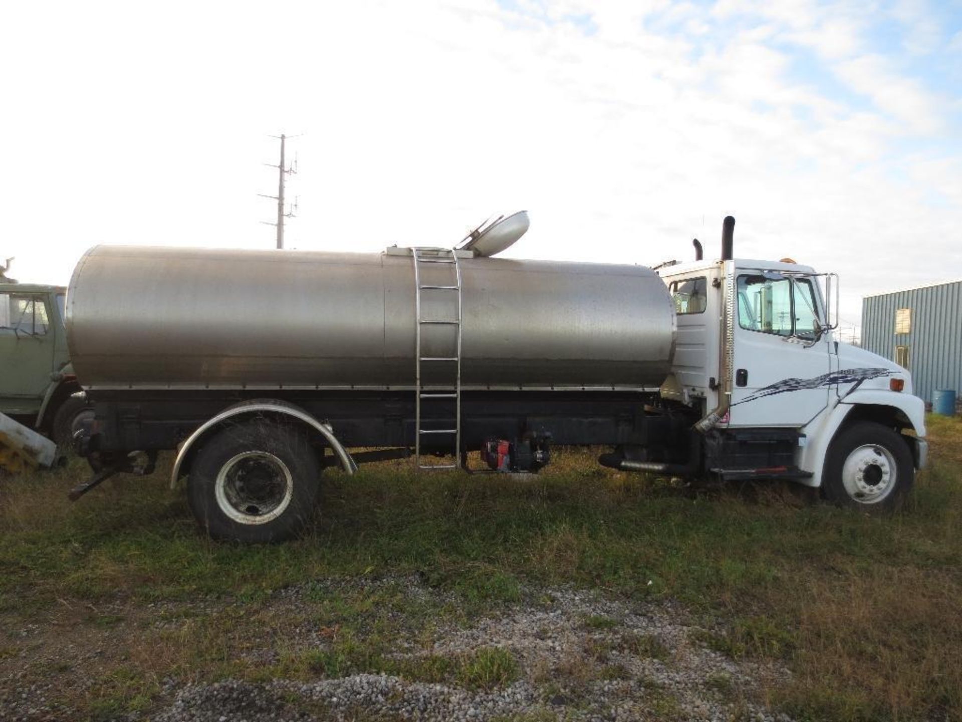 1997 Freightliner Water Truck, 103,406 Miles Vin# 1FV6HLBA1WH922608- - Image 4 of 19