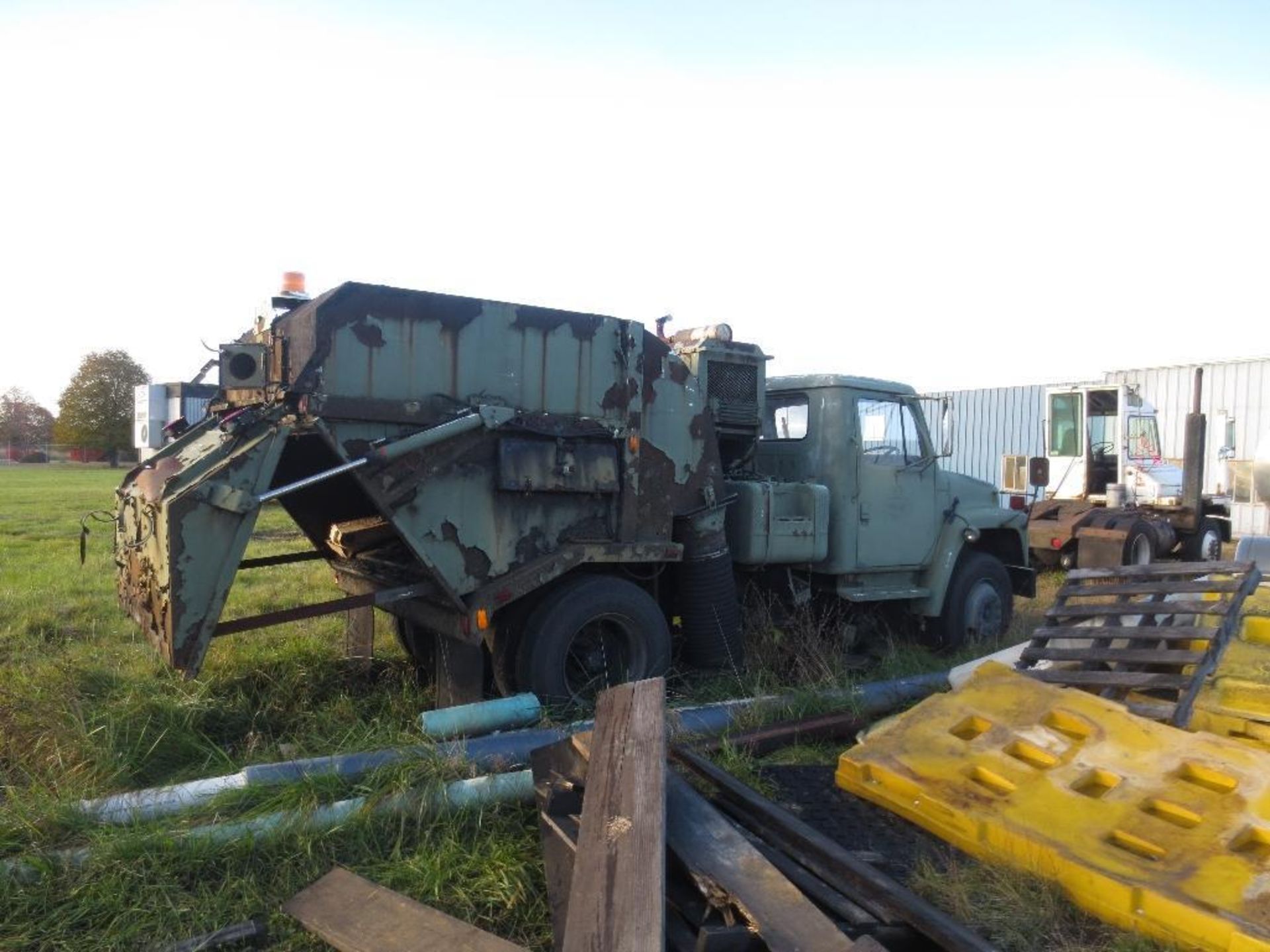 Navistar International Vac/Sweeper Truck, 1988, Vin # 1HTLAZPM1KH540973 Condition Unknown - Image 4 of 28