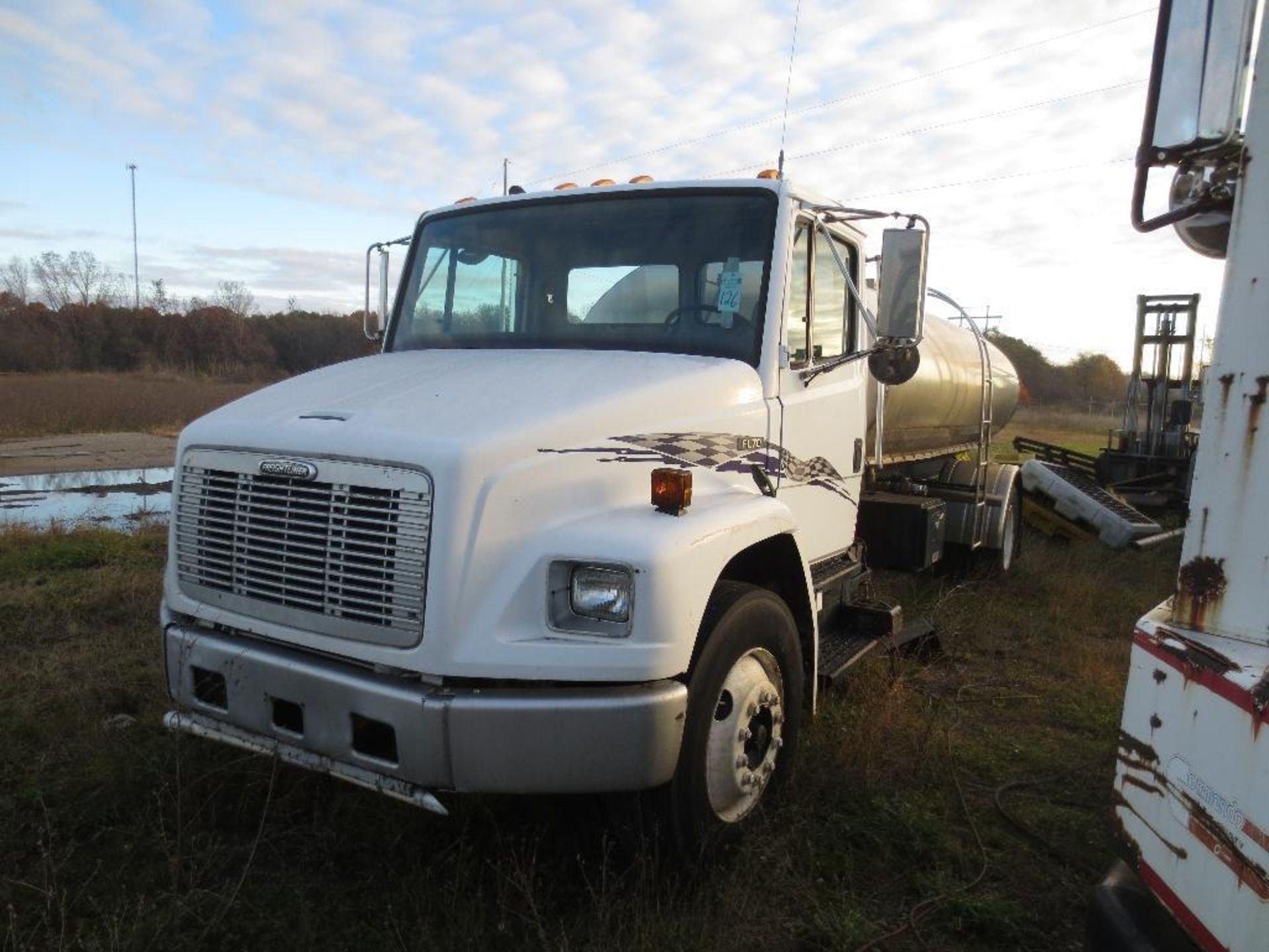 1997 Freightliner Water Truck, 103,406 Miles Vin# 1FV6HLBA1WH922608-