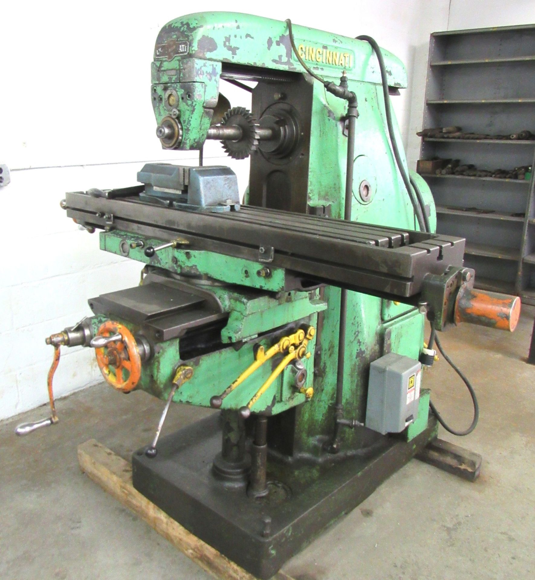 Cincinnati Mod. 2M-H Universal Horizontal Milling Machine