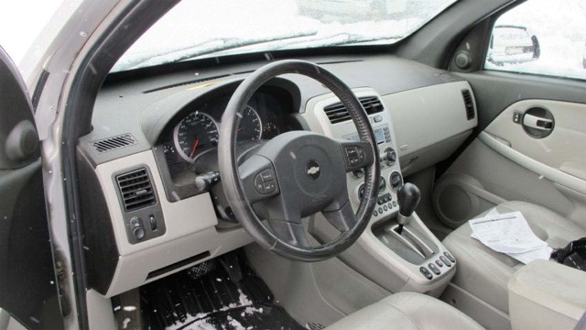 2005 CHEVROLET EQUINOX, 6 CYLINDER, AUTOMATIC TRANSMISSION, VIN 2CNDL73F656198797, 176,976 KM (NEEDS - Image 5 of 6