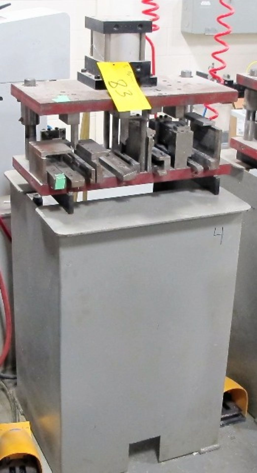 CUSTOM PNEUMATIC PROFILE PUNCH PRESS