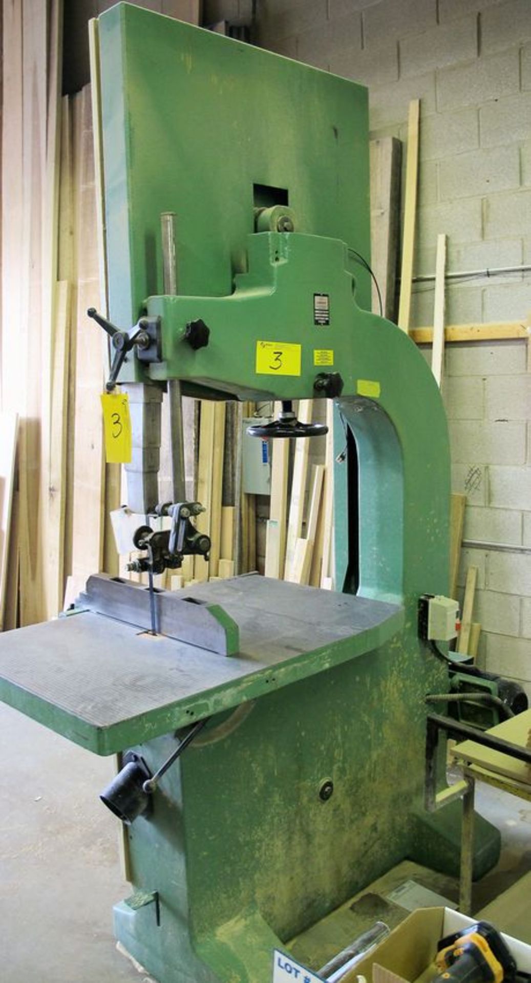 CENTAURO 900 CL VERTICAL BANDSAW W/ SPARE BANDSAW BLADES - Image 2 of 5