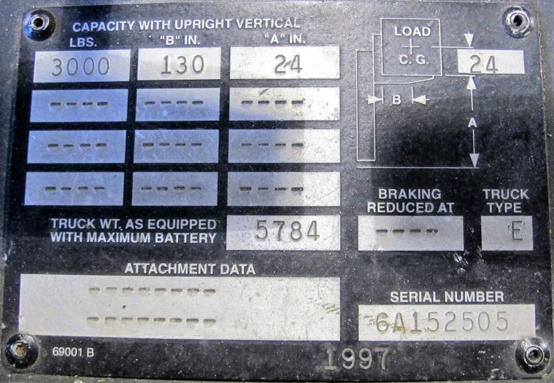 CROWN 30WBTL ELECTRIC STACKER, 3,000LB CAP., 130" MAX LIFT, 24V, S/N 6A152505 W/ EXIDE CHARGER - Image 4 of 5
